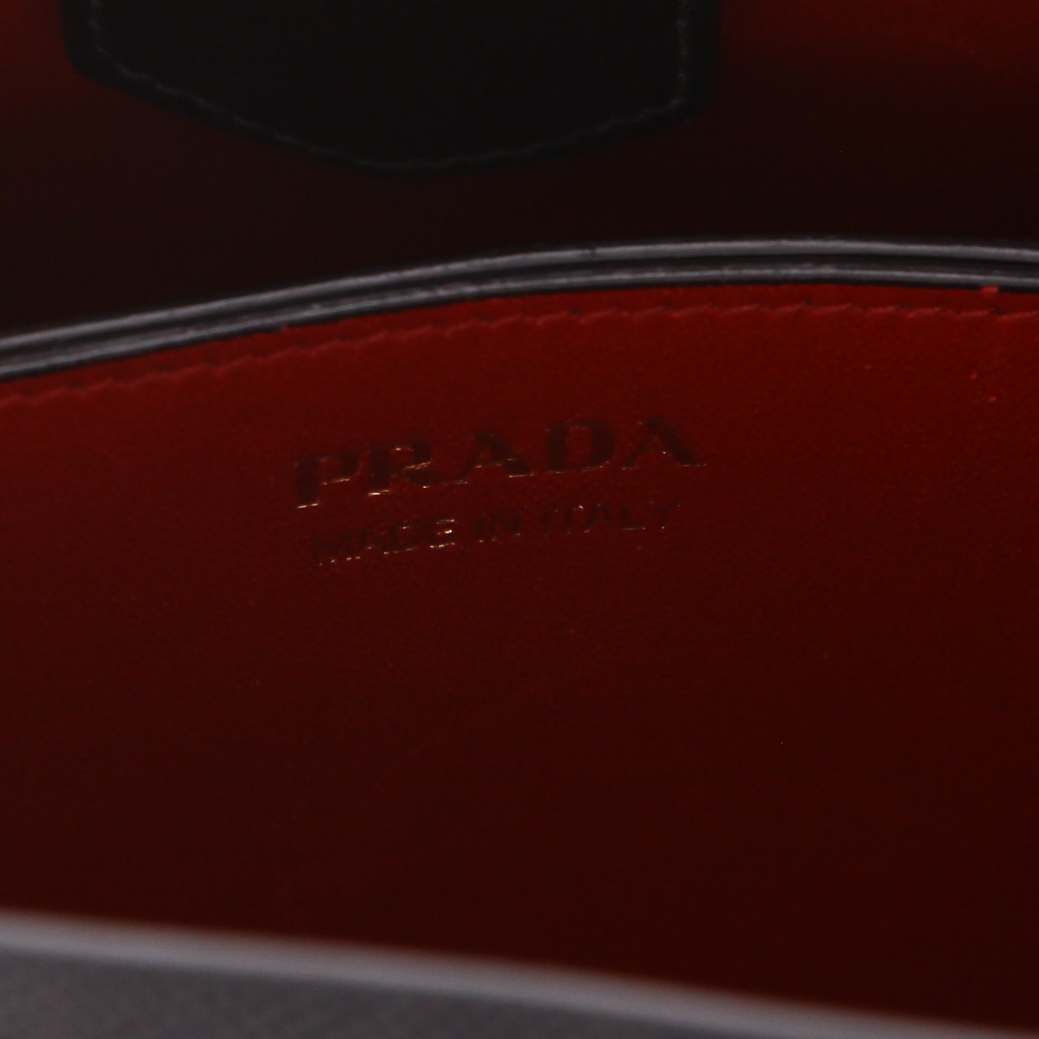 Sac à main Prada  Double en cuir saffiano et noir - Detail D2