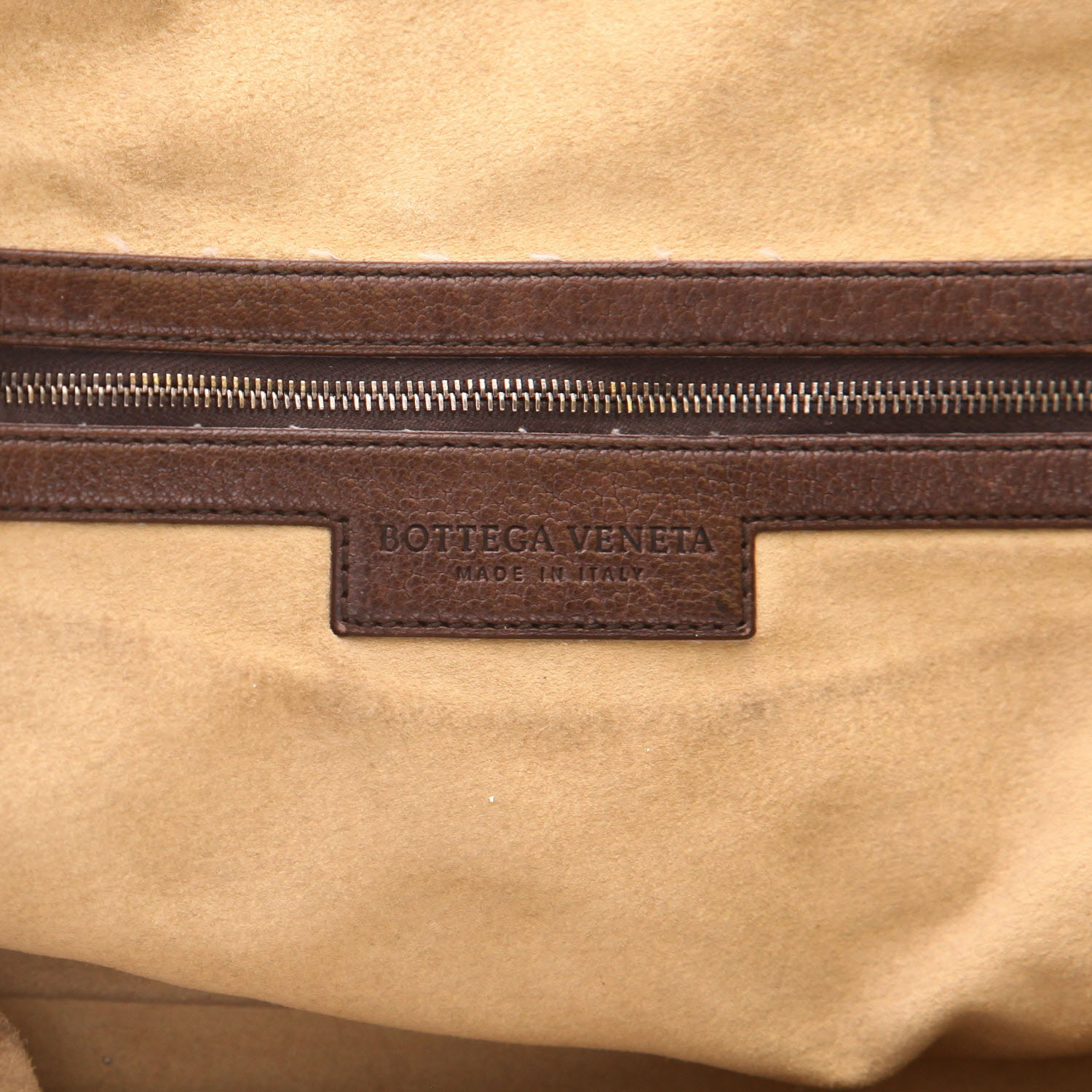 Bolso de mano Bottega Veneta   en cuero intrecciato marrón - Detail D2