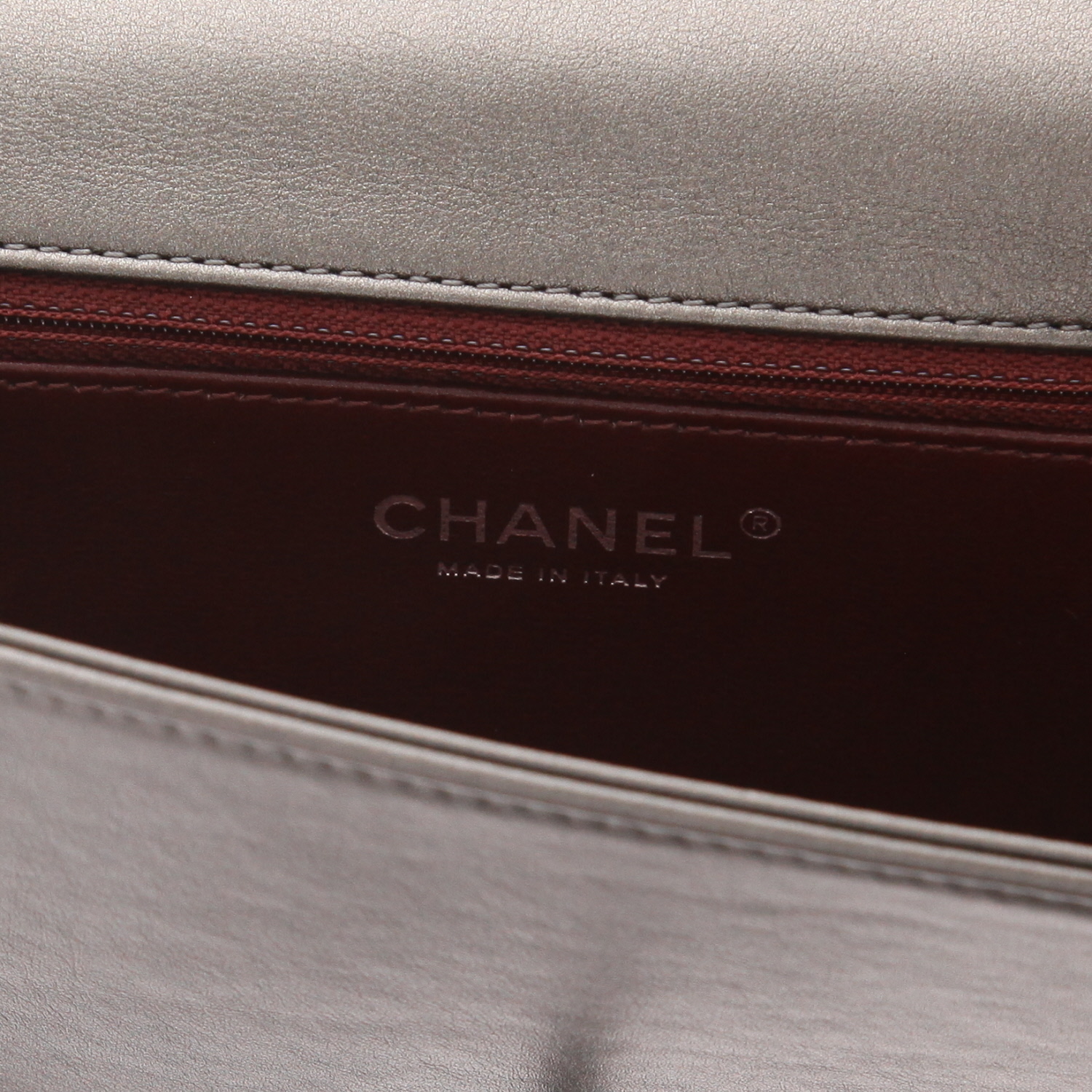 Borsa a tracolla Chanel   in pelle grigio metallizzato - Detail D2