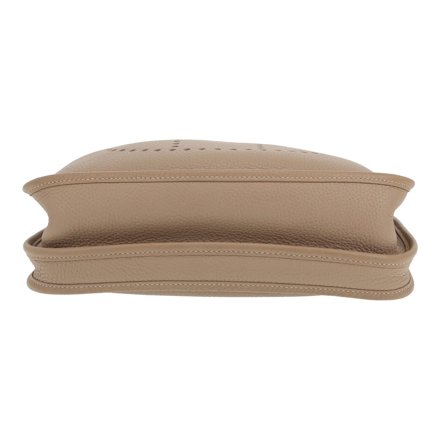 Sac bandoulière Hermès  Evelyne III en cuir taurillon clémence étoupe - Detail D1