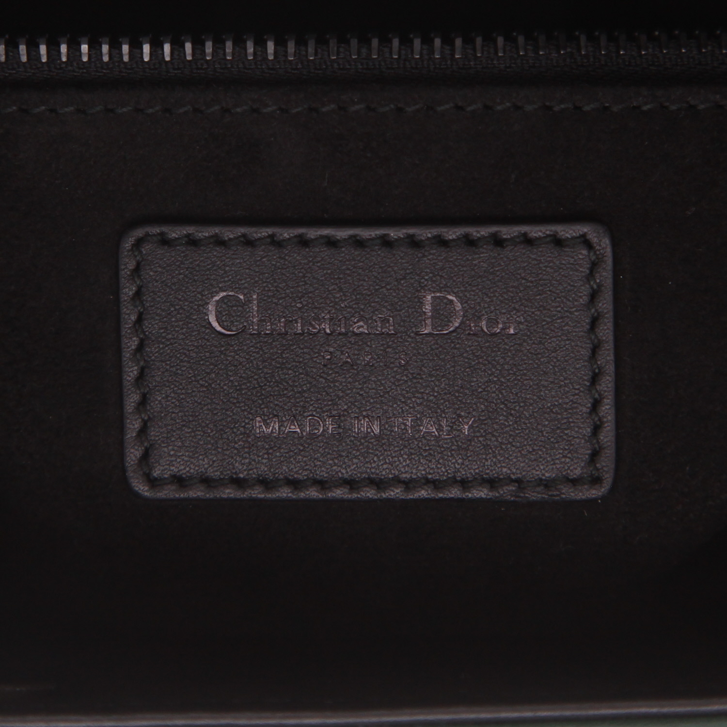 Sac à main Dior  Lady Dior en cuir vert et noir et sequin vert - Detail D2