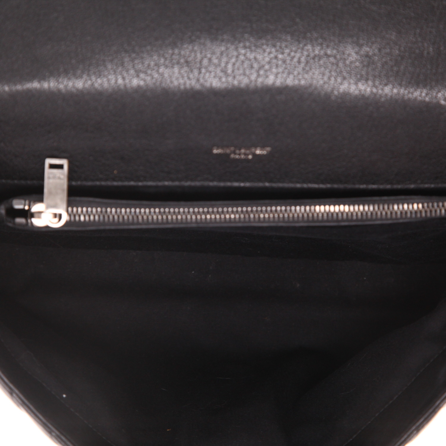 Saint Laurent  College handbag  in black chevron quilted leather - Detail D3