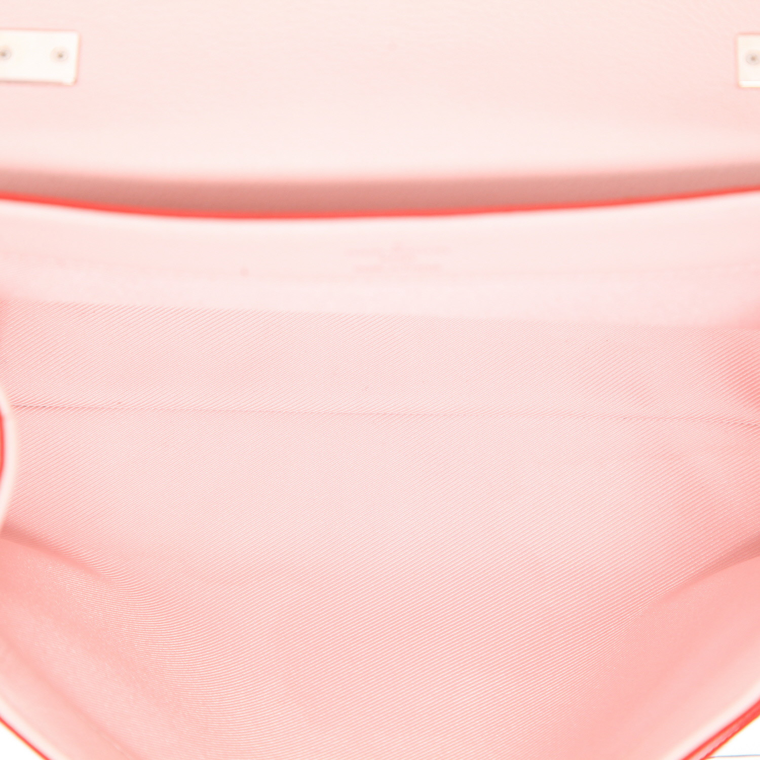 Louis Vuitton  Lockme II shoulder bag  in pink grained leather - Detail D3