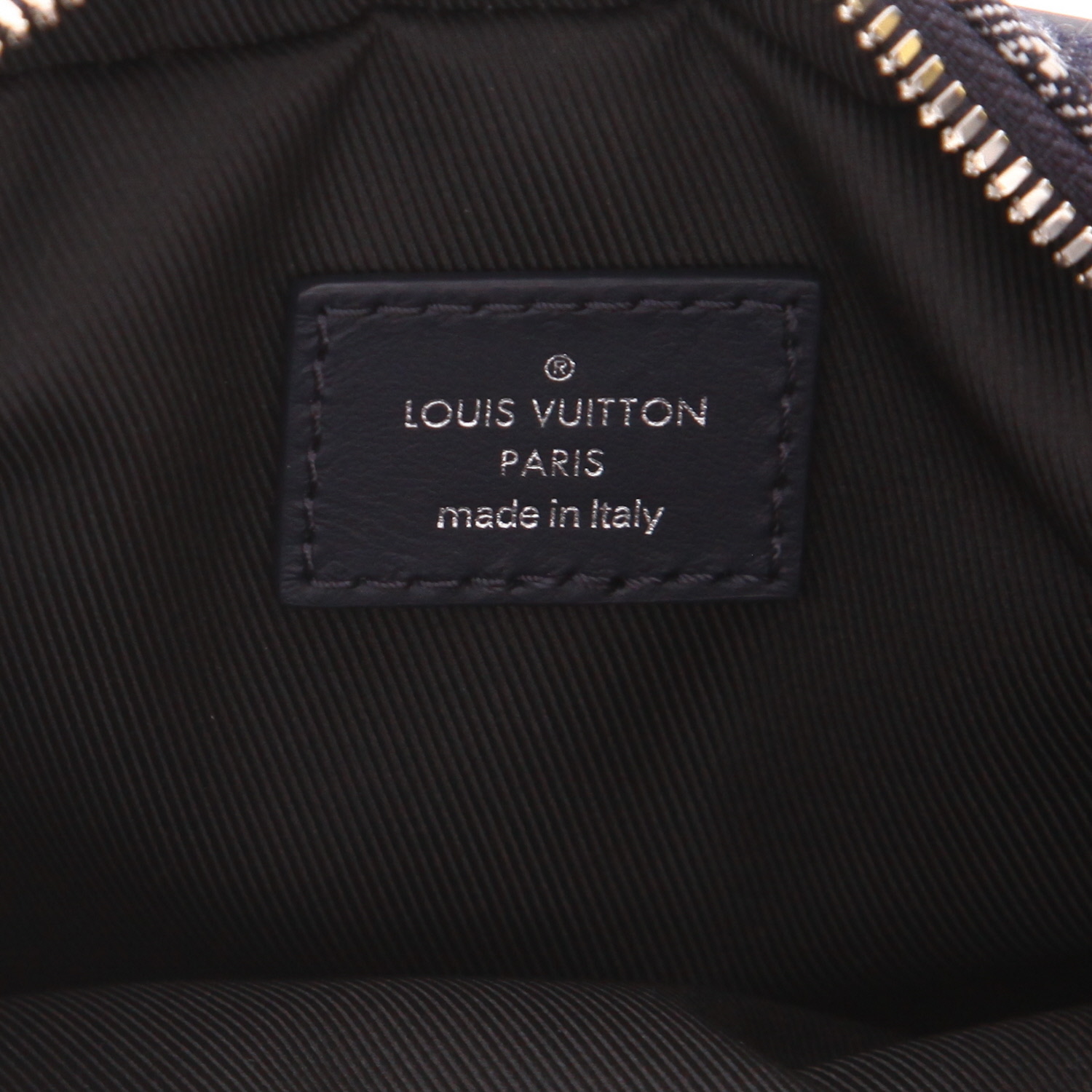 Louis Vuitton   clutch-belt  in grey and blue denim canvas - Detail D2
