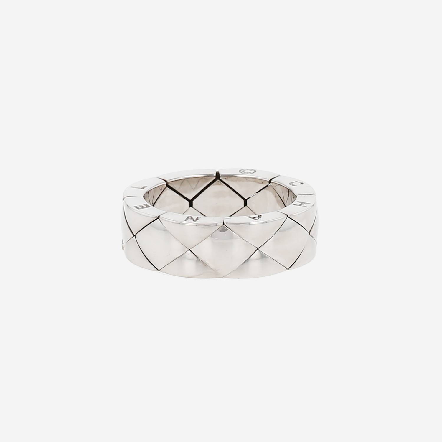 Chanel Matelassé medium model ring in white gold