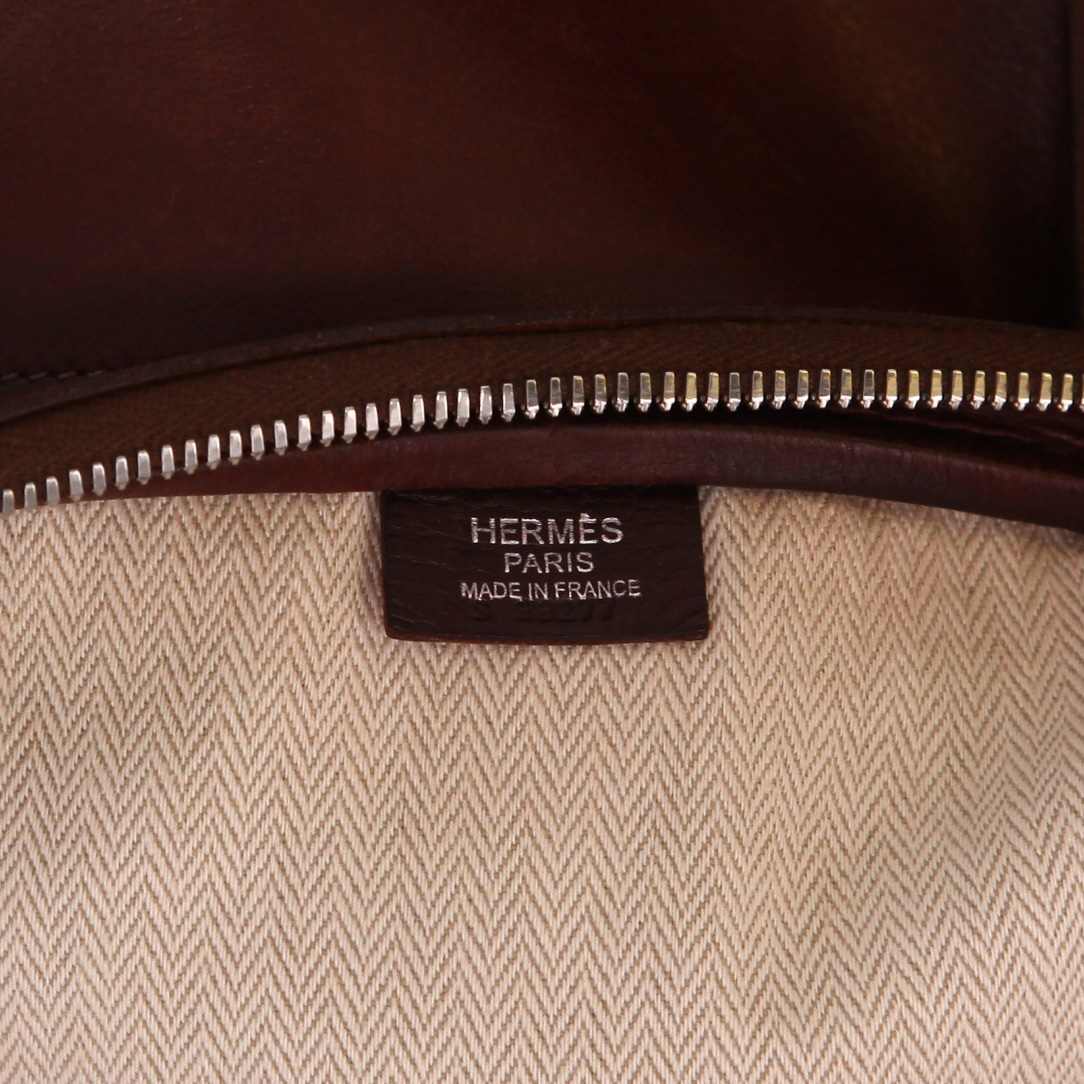 Bolso de mano Hermès  Hebdo en cuero color burdeos - Detail D2