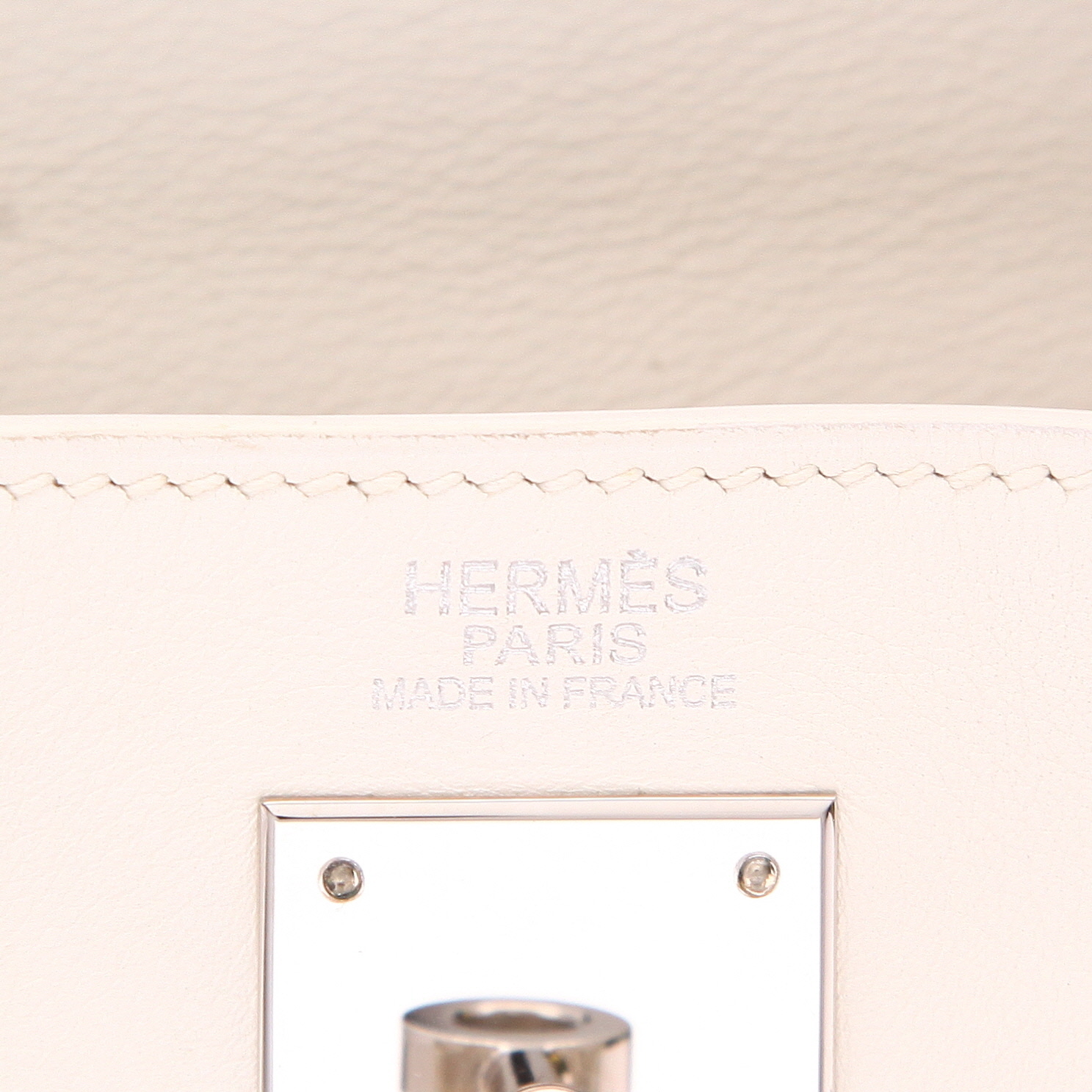 Sac à main Hermès  Kelly 32 cm en toile beige et cuir Swift blanc - Detail D2