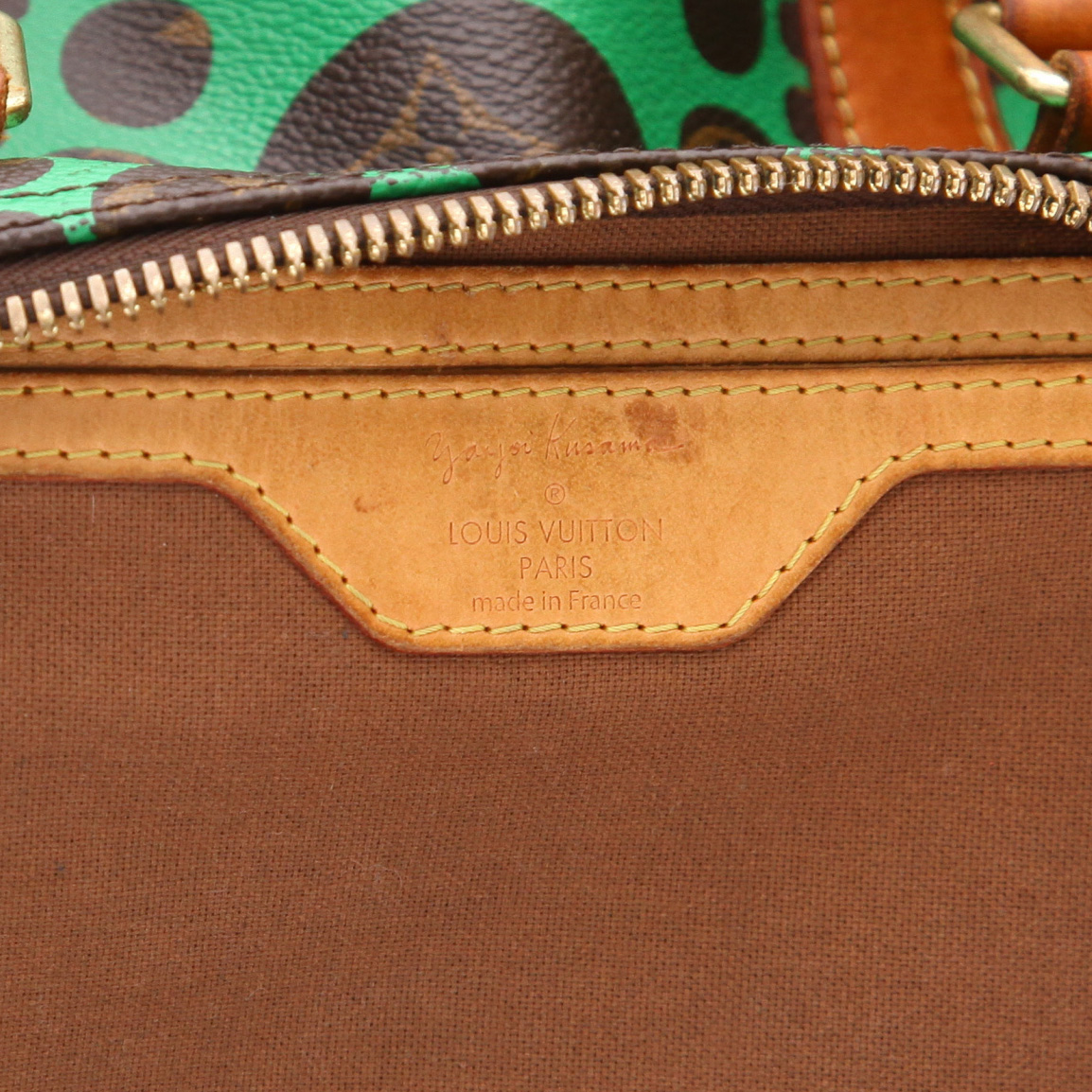 Bolso de fin de semana Louis Vuitton  Keepall Editions Limitées en lona Monogram marrón y cuero natural - Detail D2