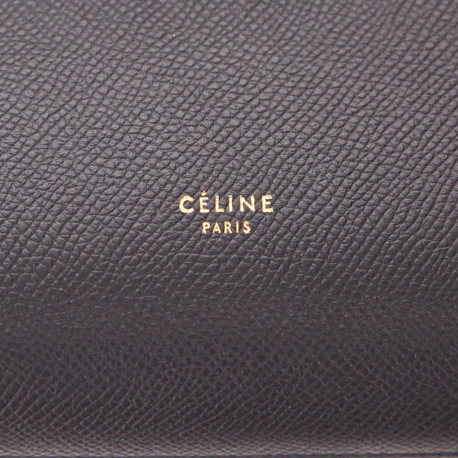 Sac bandoulière Celine  Belt Micro en cuir grainé noir - Detail D2