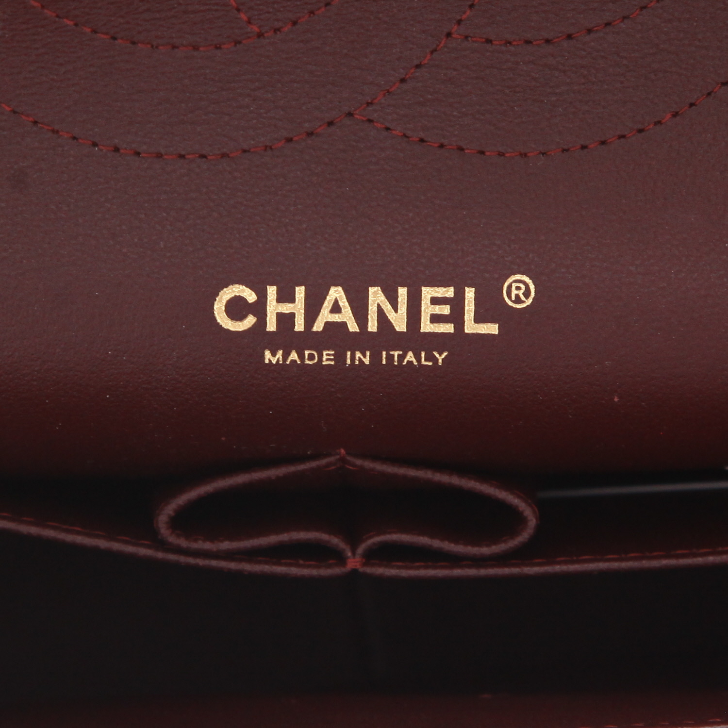 Bolso bandolera Chanel  Timeless Jumbo en cuero acolchado negro - Detail D2