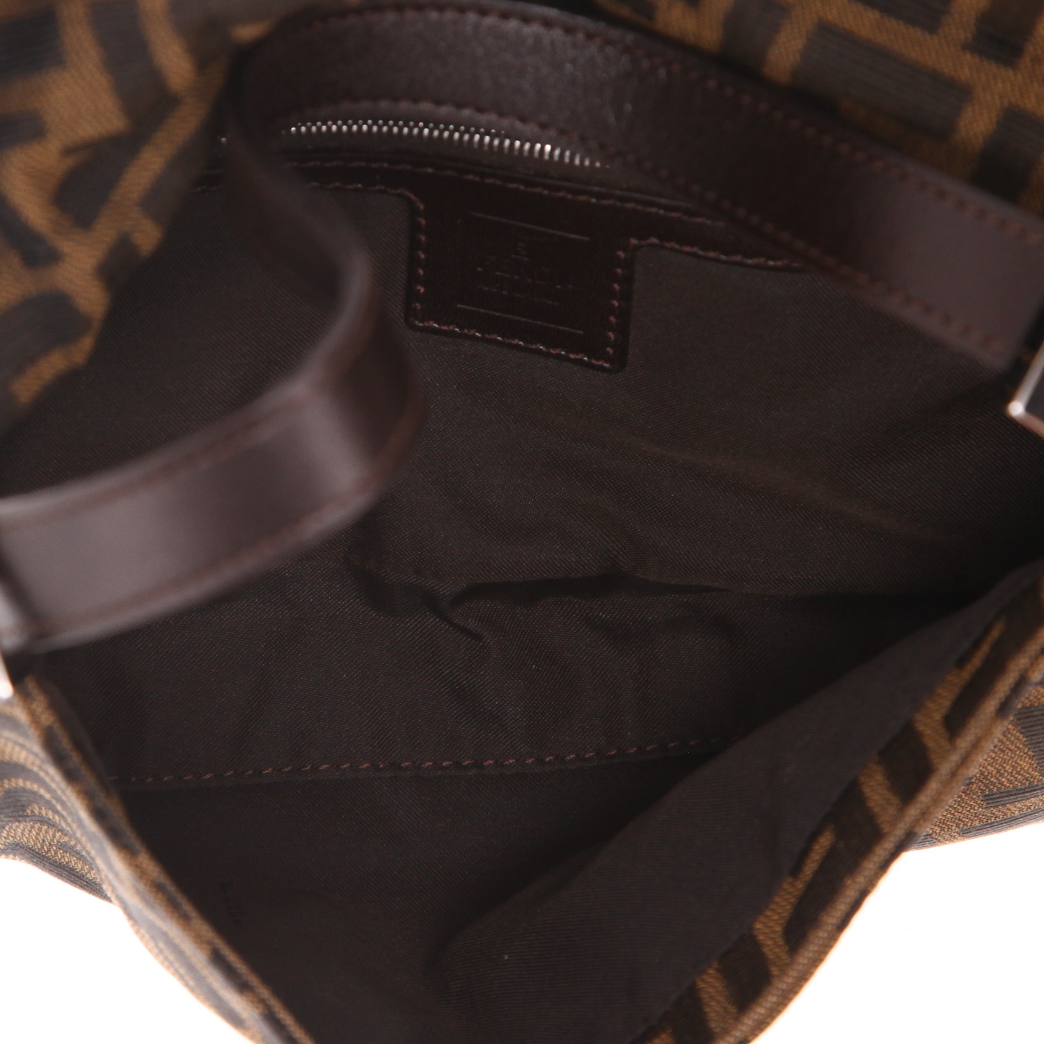 Bolso de mano Fendi  Baguette en lona monogram marrón y cuero marrón - Detail D3