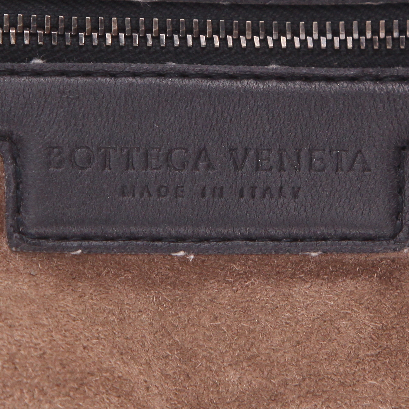 Bottega Veneta  Veneta handbag  in navy blue intrecciato leather - Detail D2