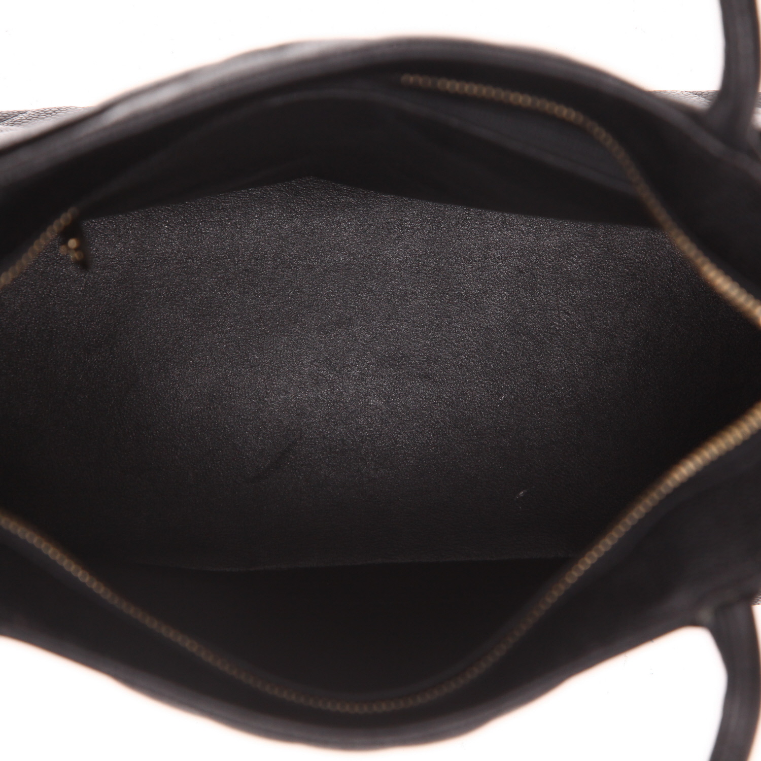 Sac à main Chanel  Medaillon en cuir grainé noir - Detail D3