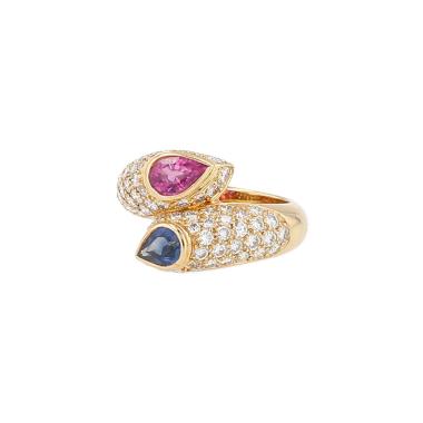 Vintage  ring in yellow gold, ruby and sapphiresand in diamonds