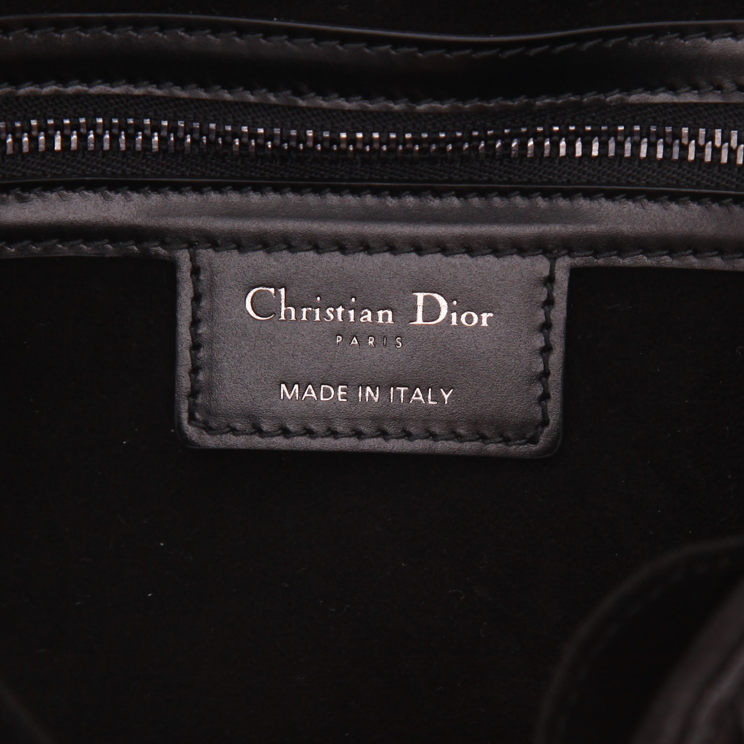 Bolso bandolera Dior  Diorcamp en cuero cannage negro - Detail D2