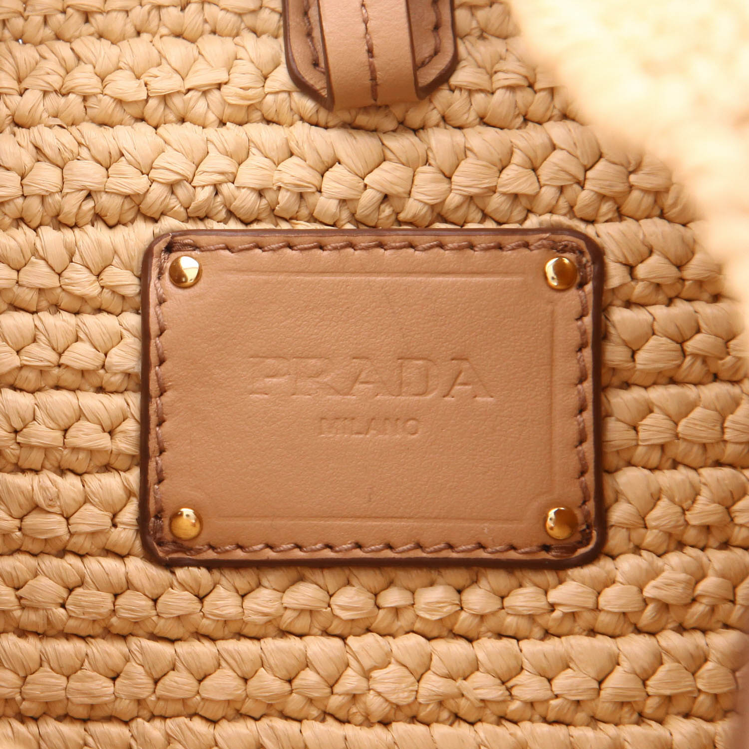 Bolso bandolera Prada   en raffia beige - Detail D2