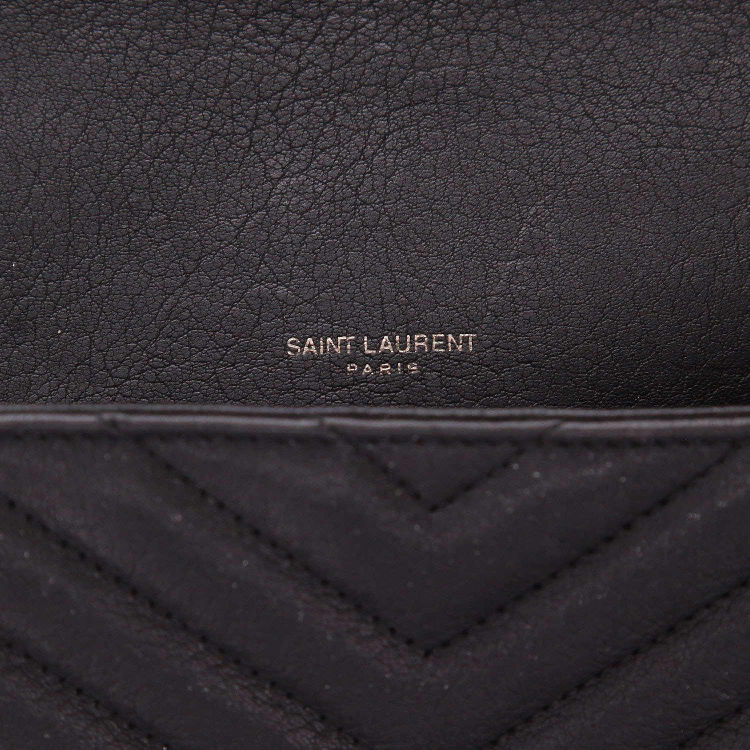 Saint Laurent  College handbag  in black chevron quilted leather - Detail D2