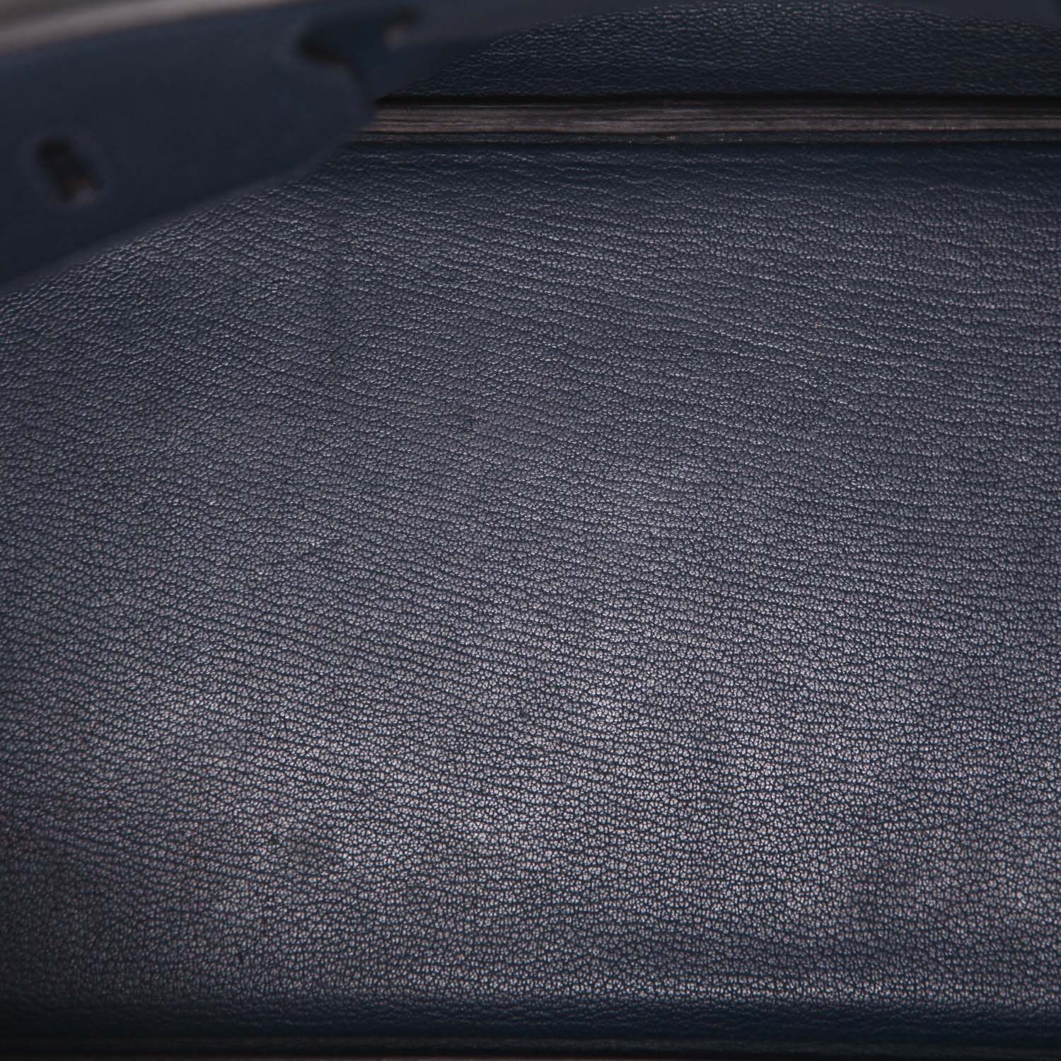 Hermès  Birkin 40 cm handbag  in blue togo leather - Detail D3