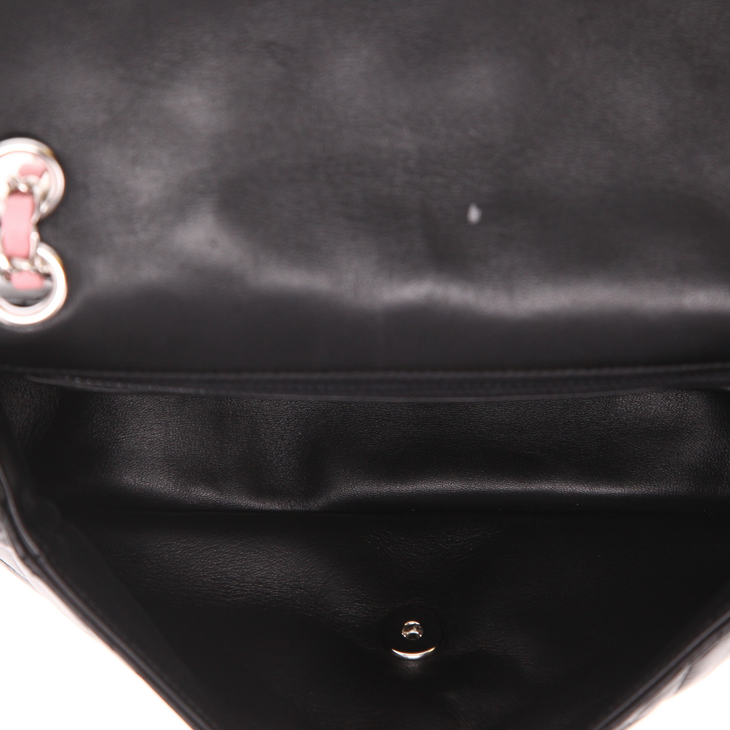 Bolso de mano Chanel  Timeless Classic en cuero acolchado negro y rosa - Detail D3