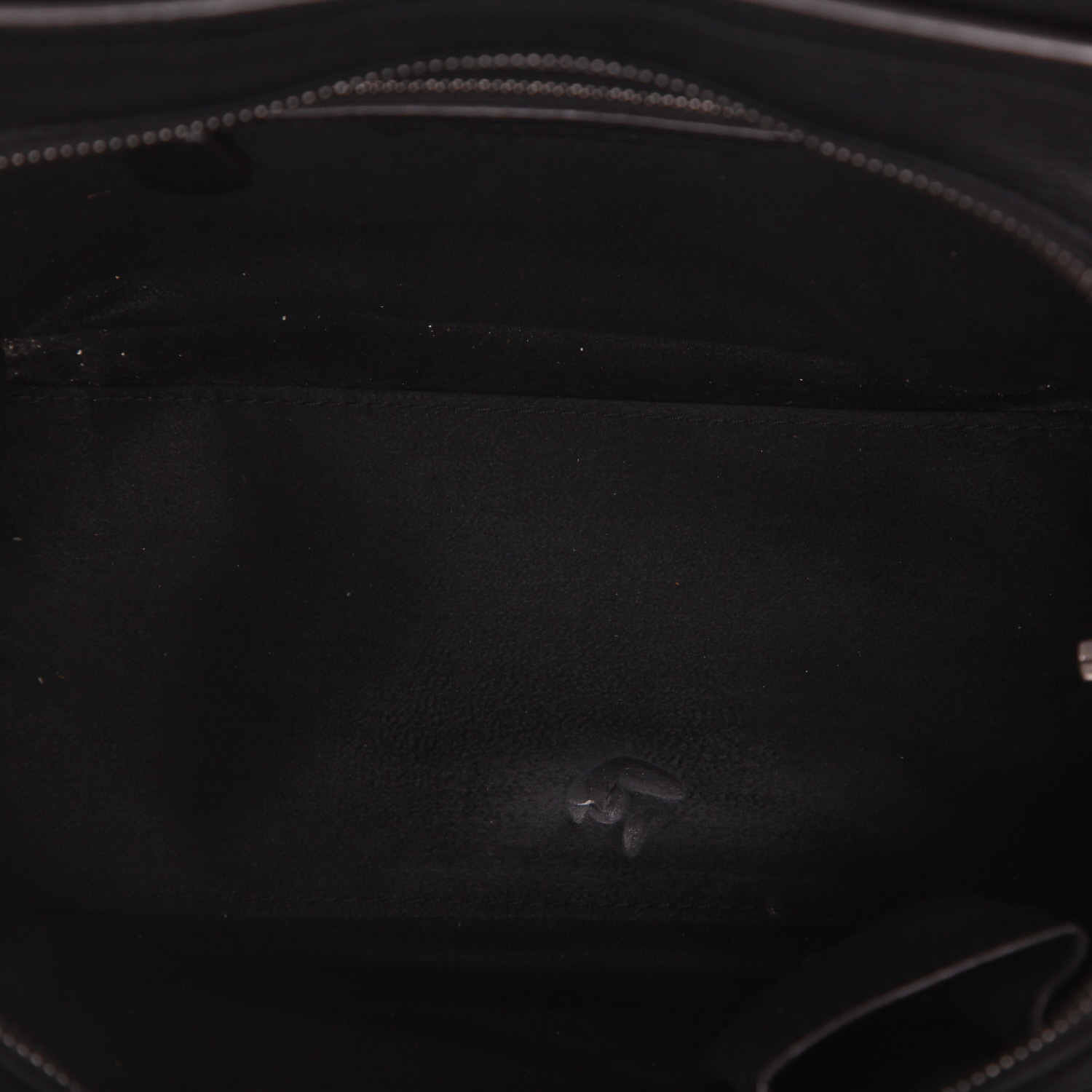 Sac à main Celine  Luggage en cuir grainé noir - Detail D3
