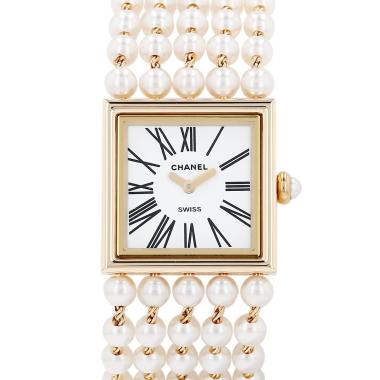 Chanel Mademoiselle  in yellow gold Circa 2010