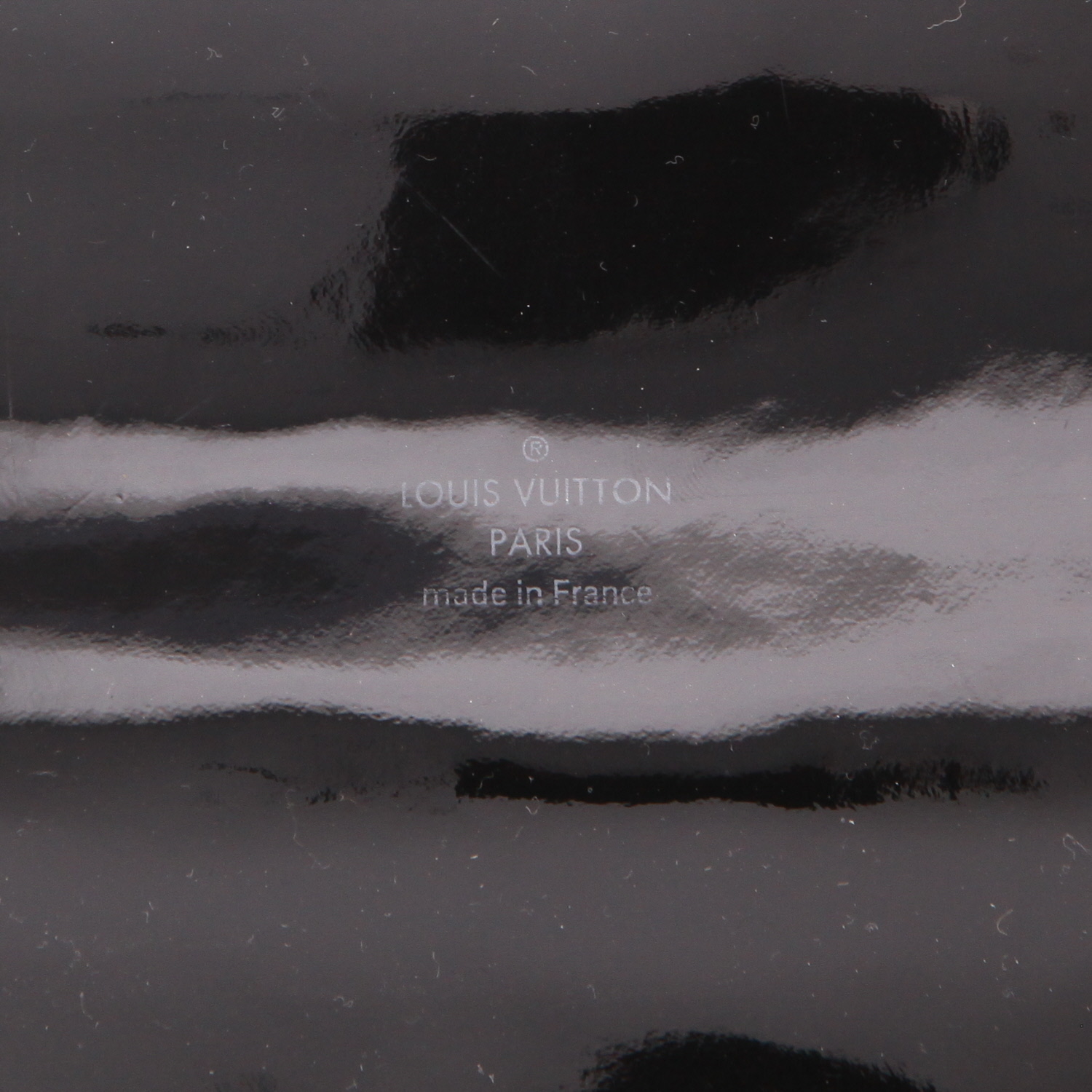 Louis Vuitton   handbag  in black patent epi leather - Detail D2