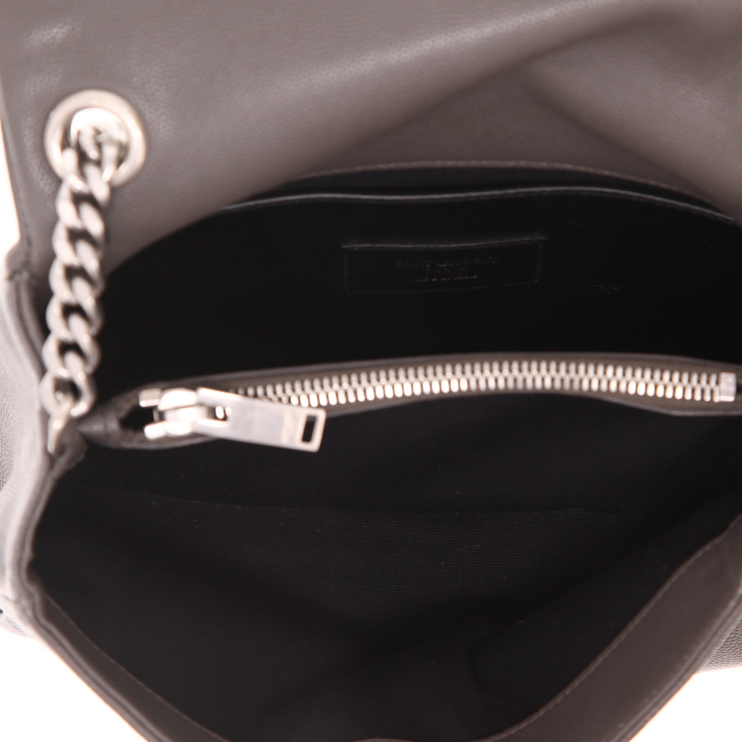 Bolso bandolera Saint Laurent  West Hollywood en cuero granulado gris - Detail D3