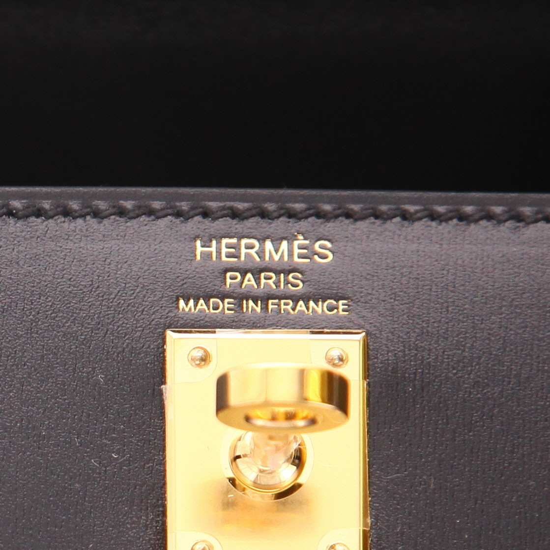 Sac à main Hermès  Kelly 25 cm en cuir box noir - Detail D2