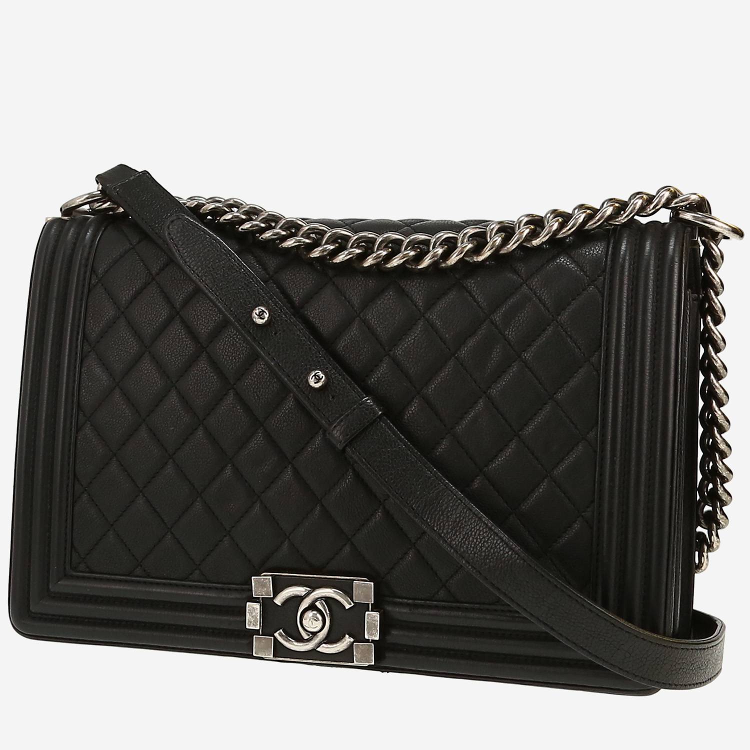 Chanel  Boy shoulder bag  in black quilted grained leather