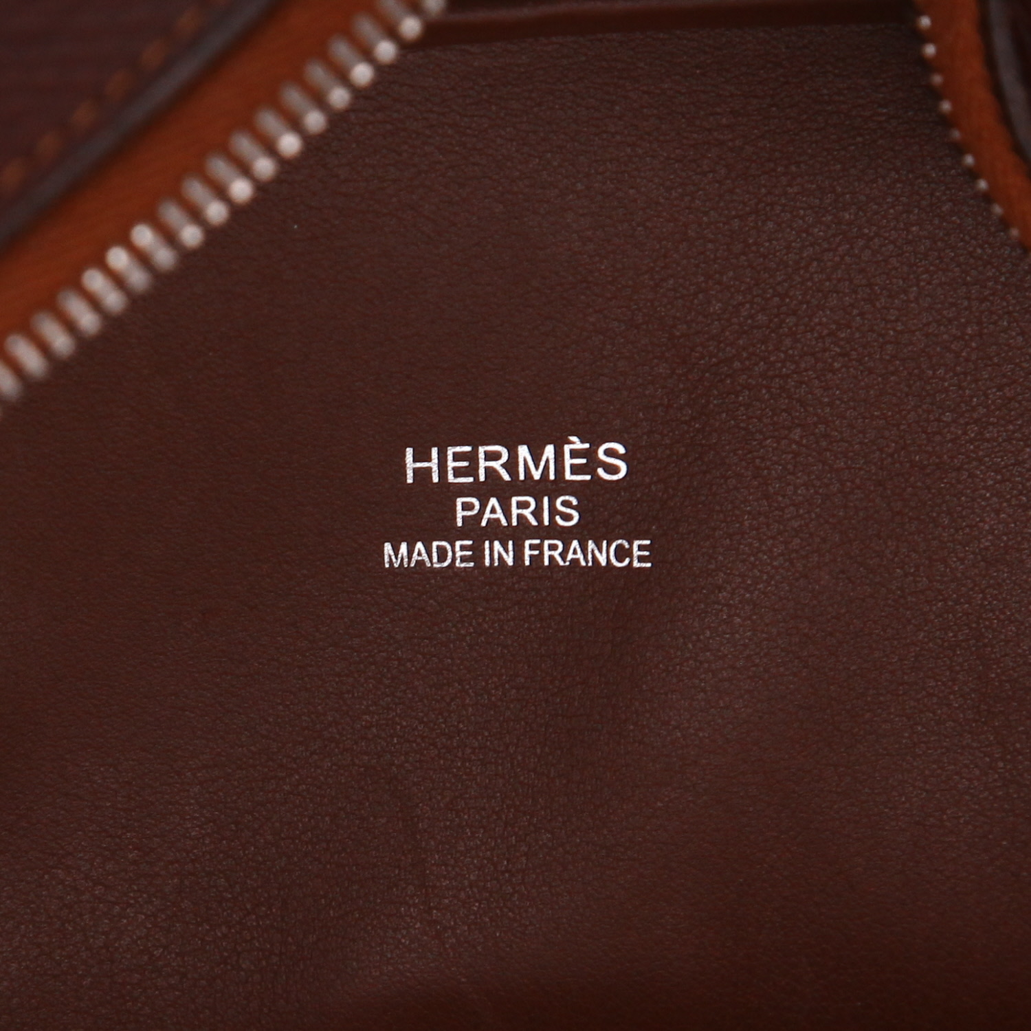 Sac à main Hermès  Plume Fourre-Tout 40 en cuir Volynka marron - Detail D2
