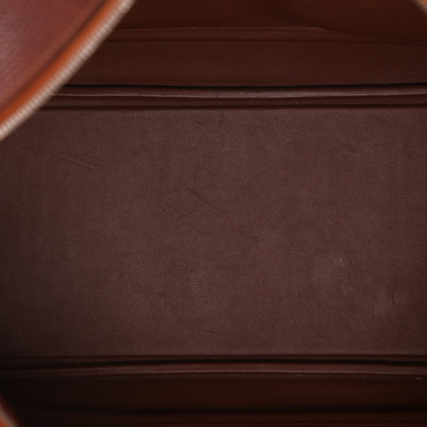 Hermès  Plume Fourre-Tout 40 handbag  in brown Volynka leather - Detail D3