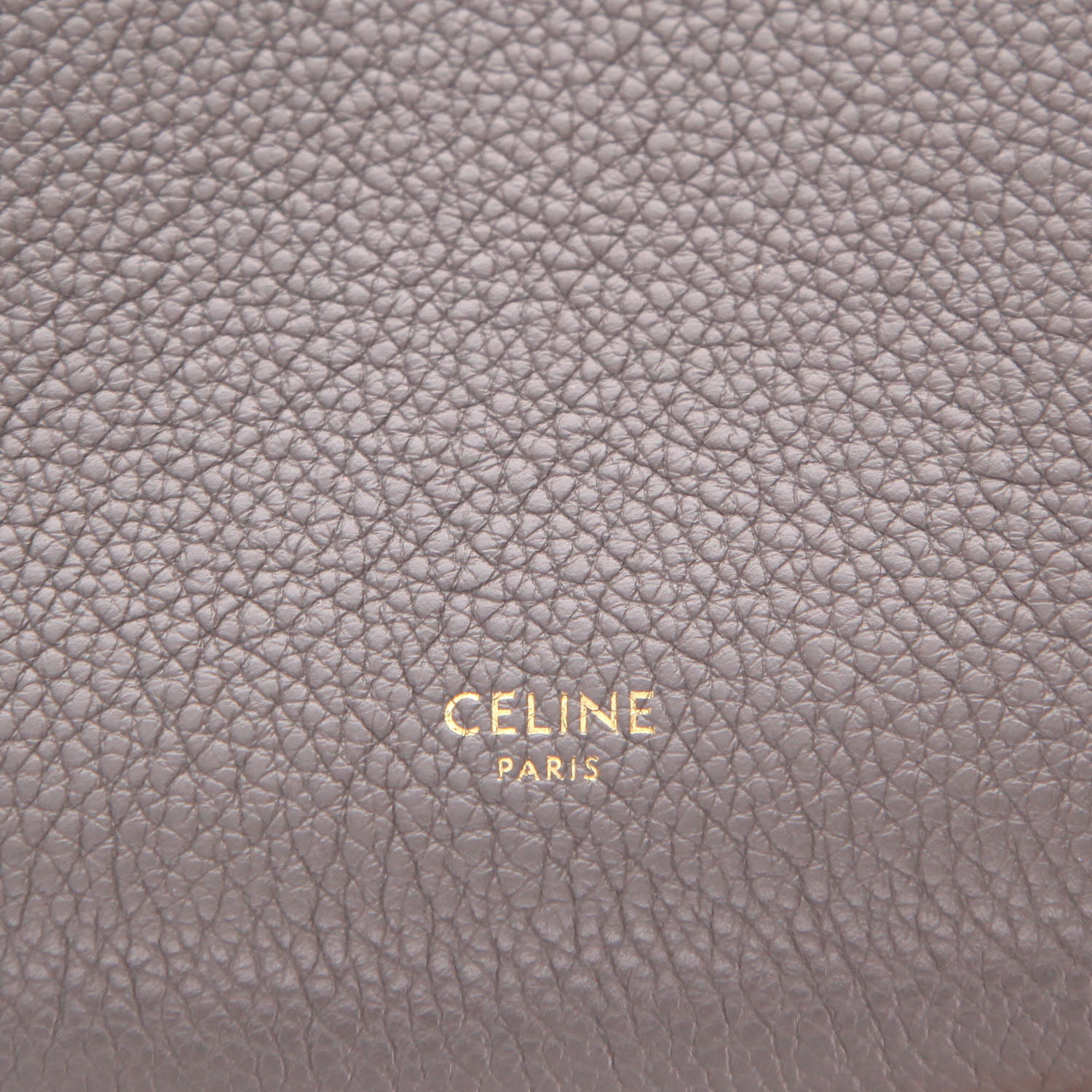 Bolso de mano Celine  Sac Sangle en cuero granulado gris - Detail D2