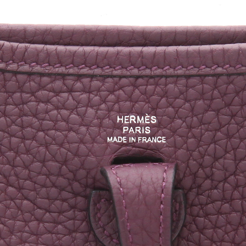 Borsa a tracolla Hermès  Mini Evelyne in pelle taurillon clemence viola Cassis - Detail D2