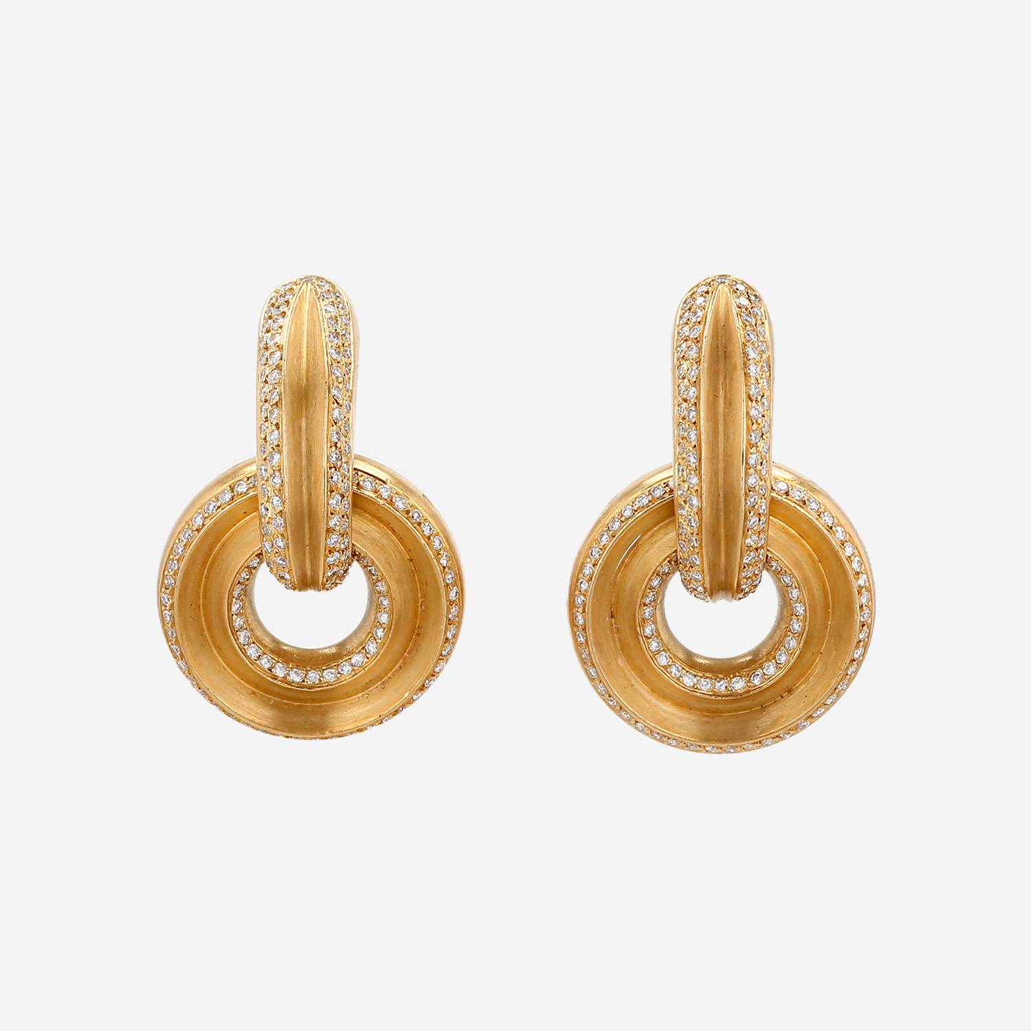 Vintage  earrings in yellow gold and diamonds