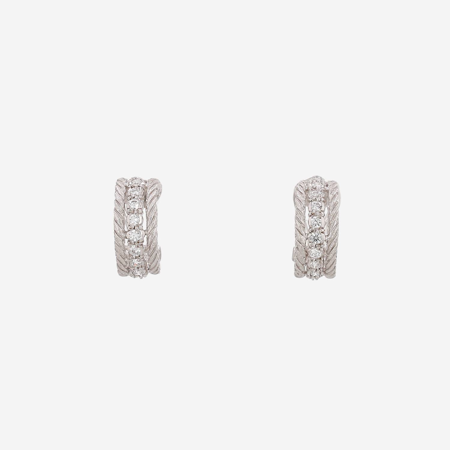 Paire de boucles d'oreilles Buccellati  en or blanc et diamants