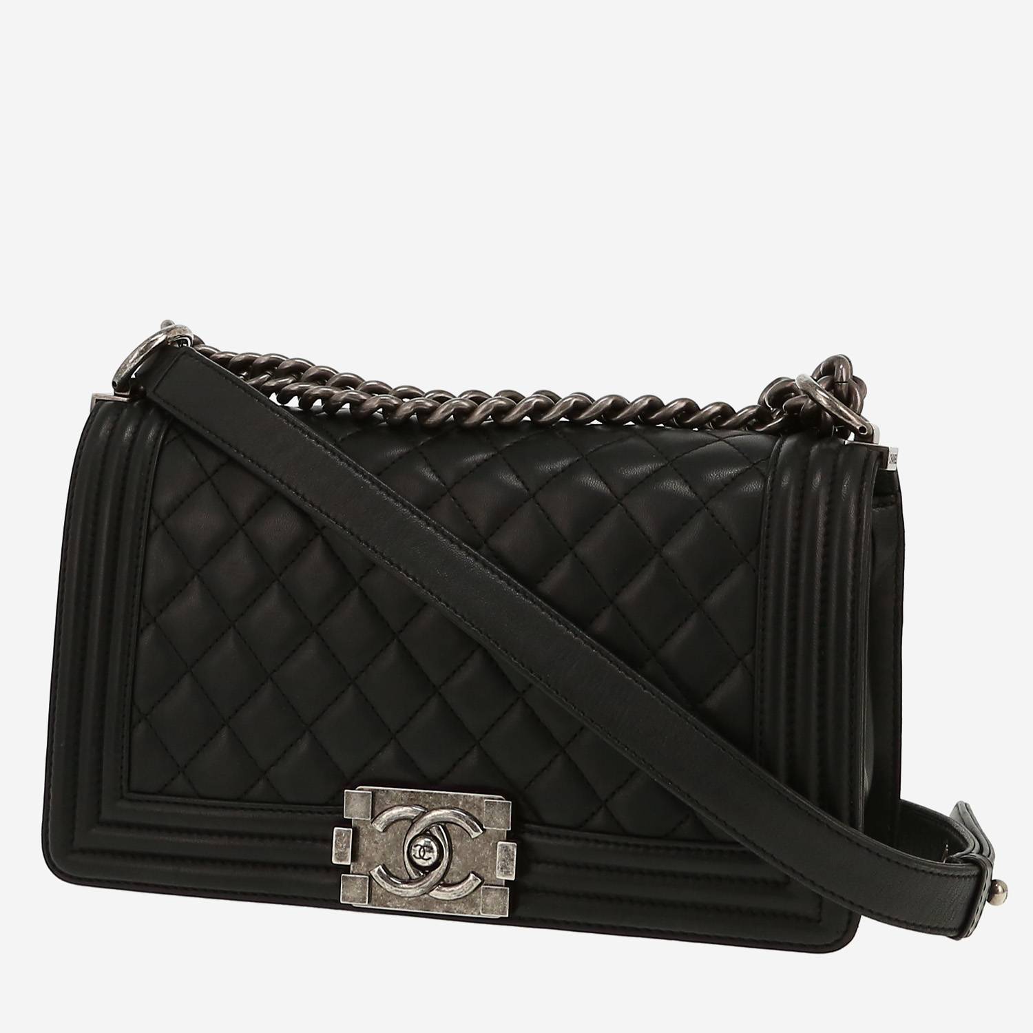 Chanel  Boy shoulder bag  in black quilted leather