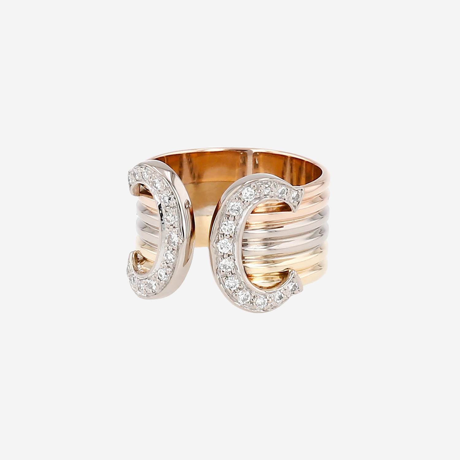 Bague Cartier C de Cartier grand modèle en 3 ors et diamants