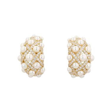 Chanel Baroque large model earrings in yellow gold, cultured pearls and diamonds