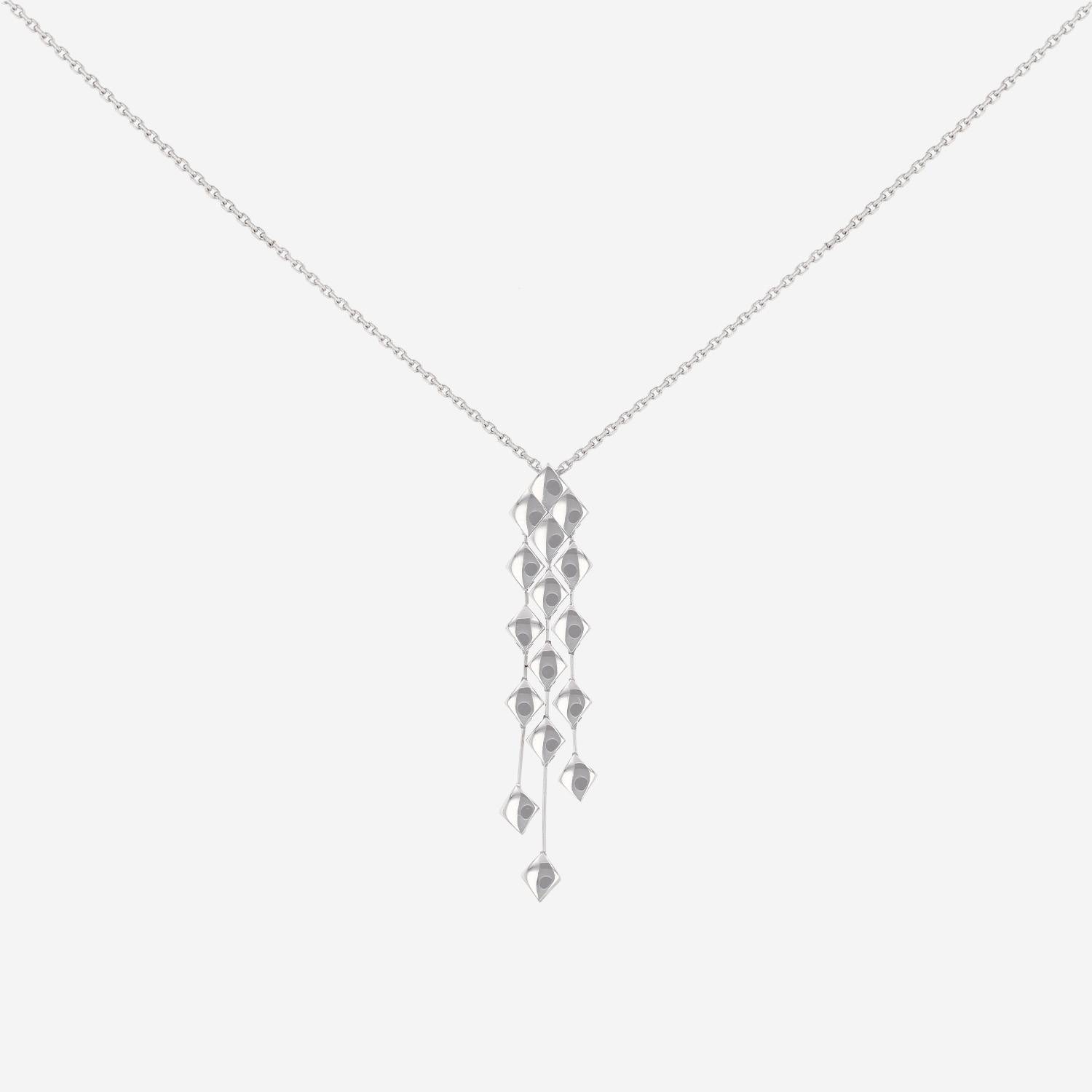 Chanel Matelassé necklace in white gold