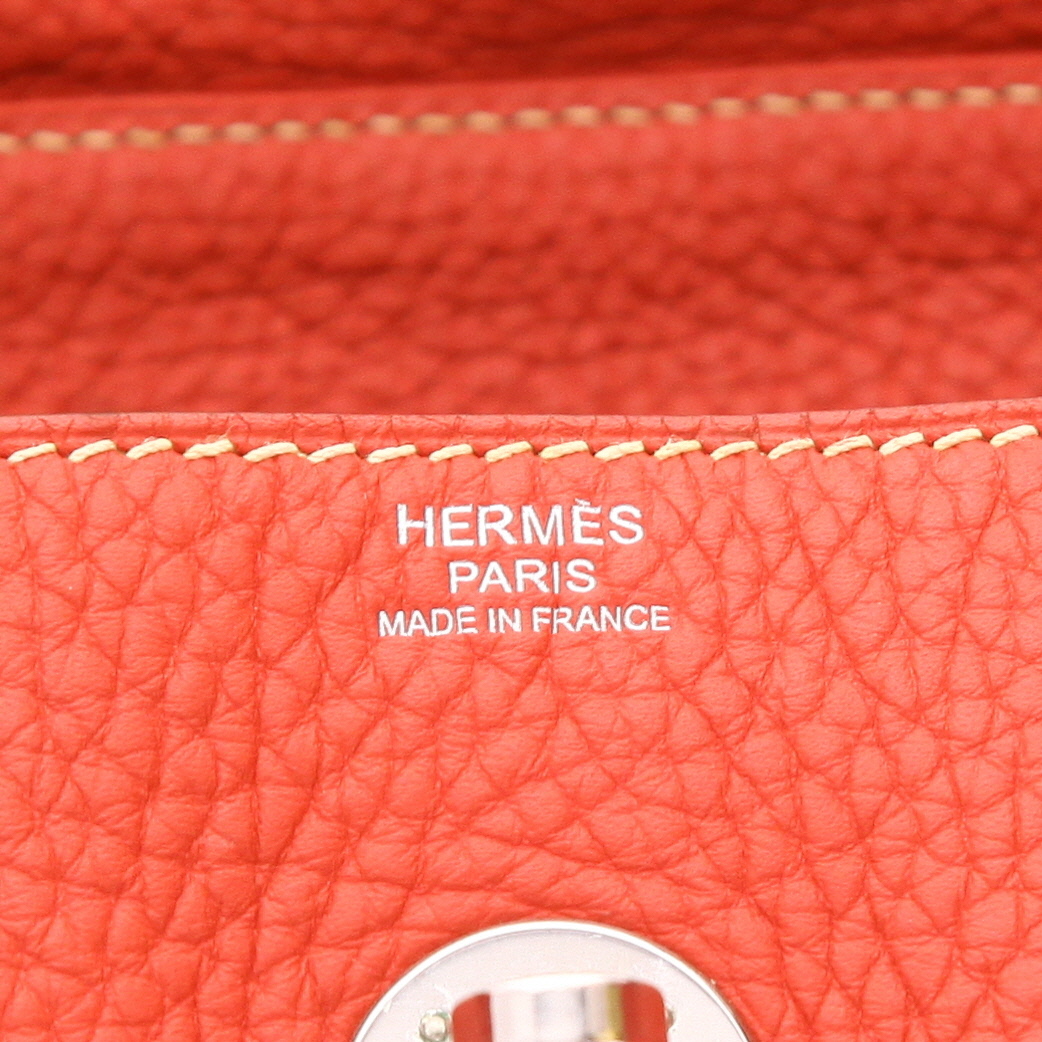 Hermès  Lindy 34 cm handbag  in Orange Terre Battue togo leather - Detail D2