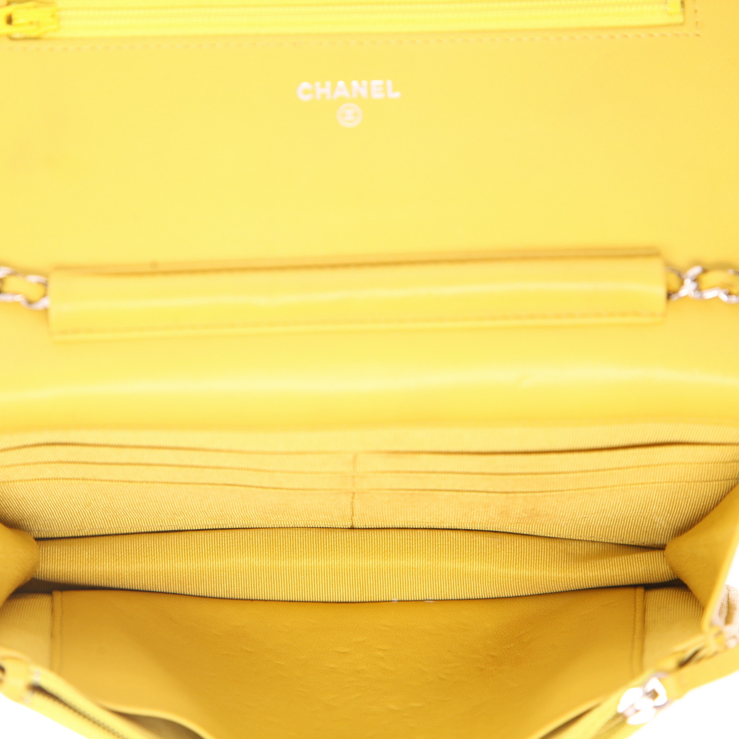 Chanel  Wallet on Chain shoulder bag  in yellow quilted leather - Detail D3