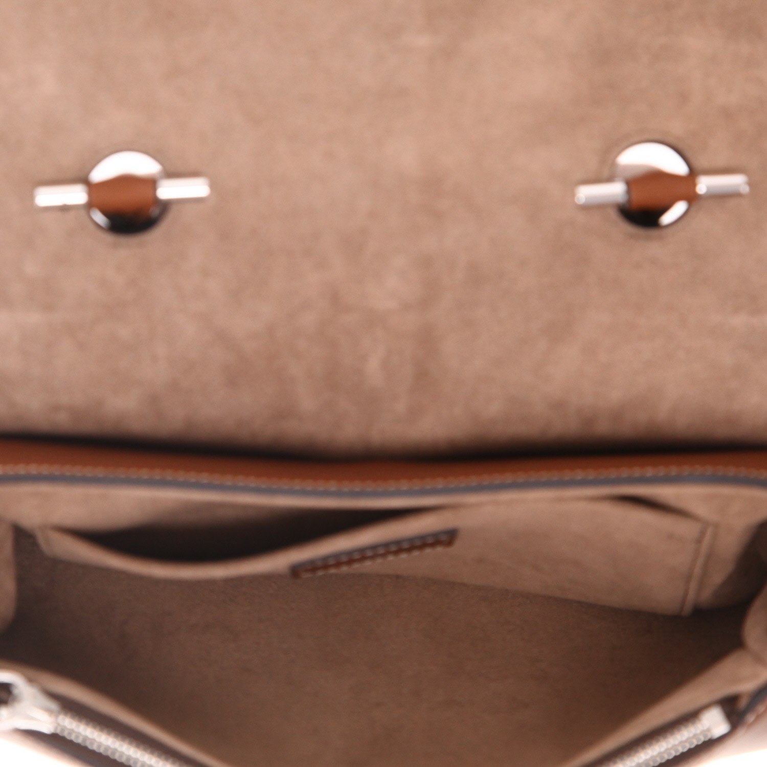 Sac bandoulière Louis Vuitton  Chain It en cuir marron - Detail D3