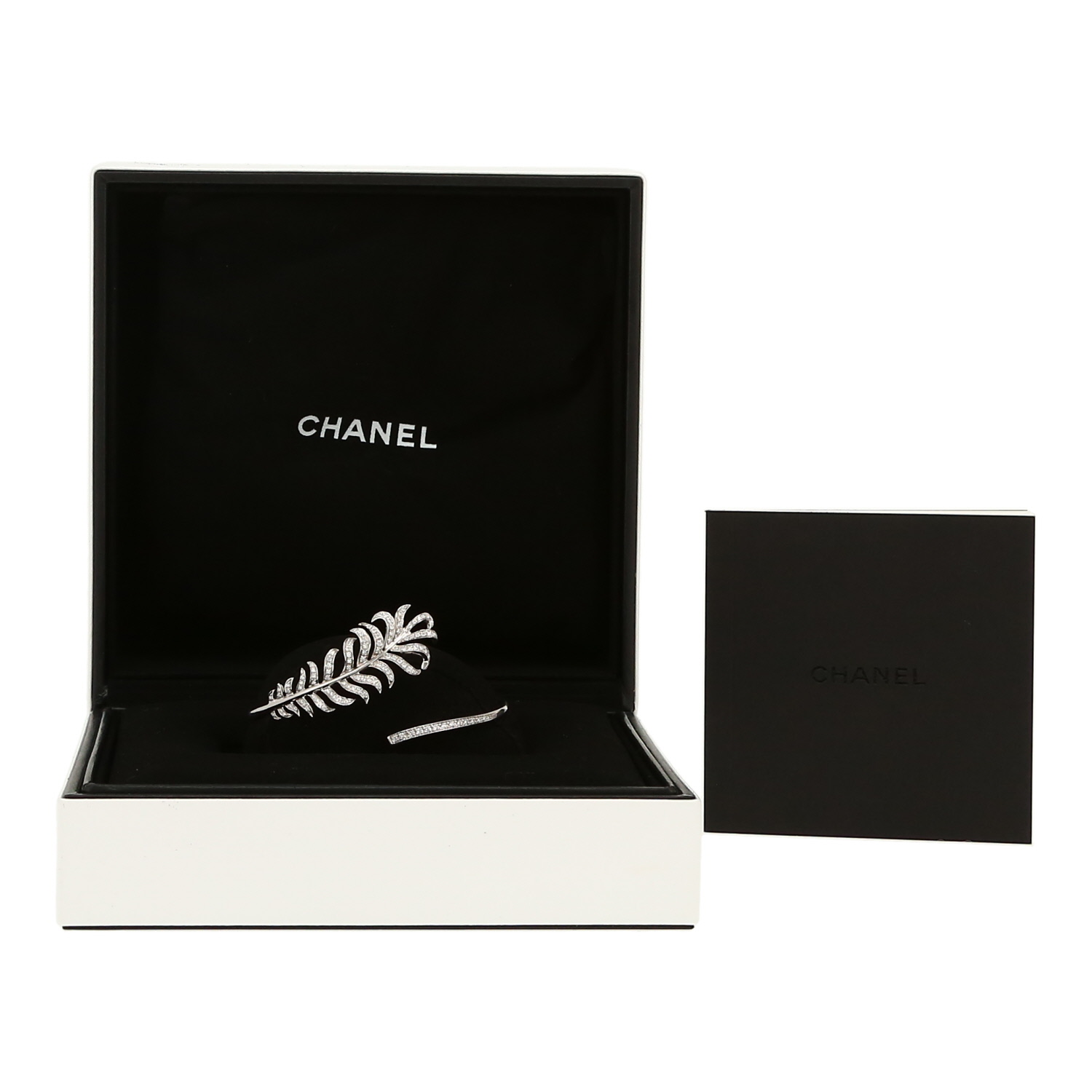 Chanel Plume de Chanel bracelet in white gold and diamonds Chanel Plume de Chanel bracelet in white gold and diamonds