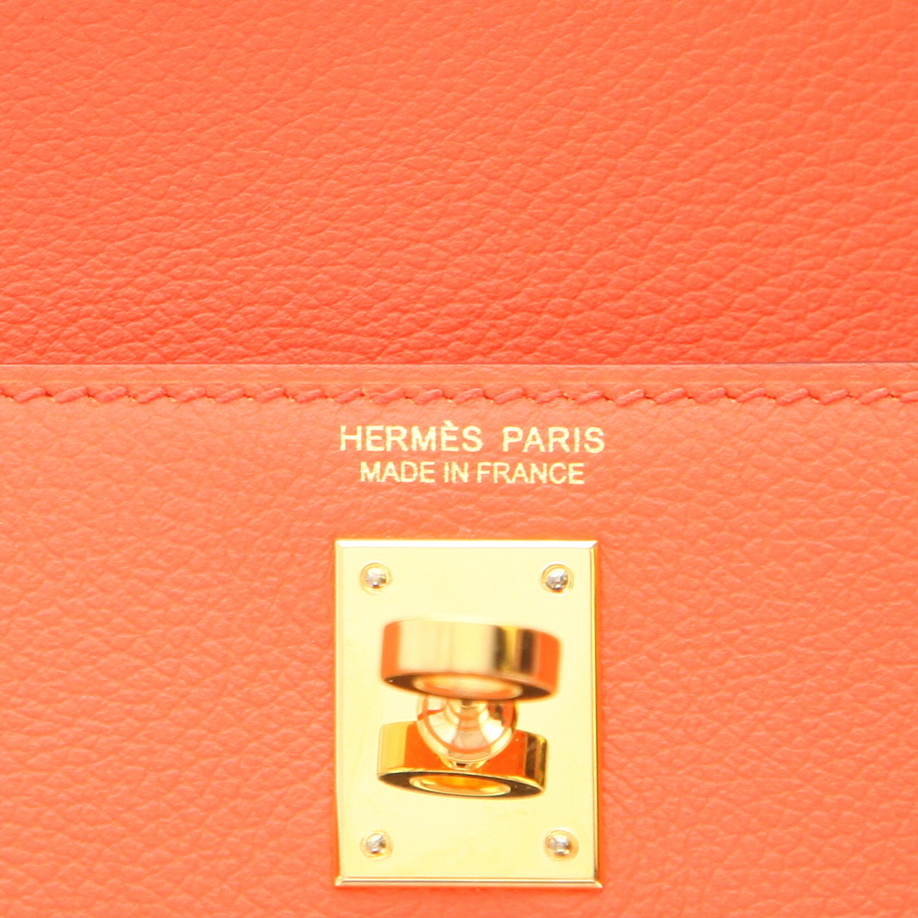 Hermès  Kelly Danse shoulder bag  in Poppy orange Evergrain leather - Detail D2