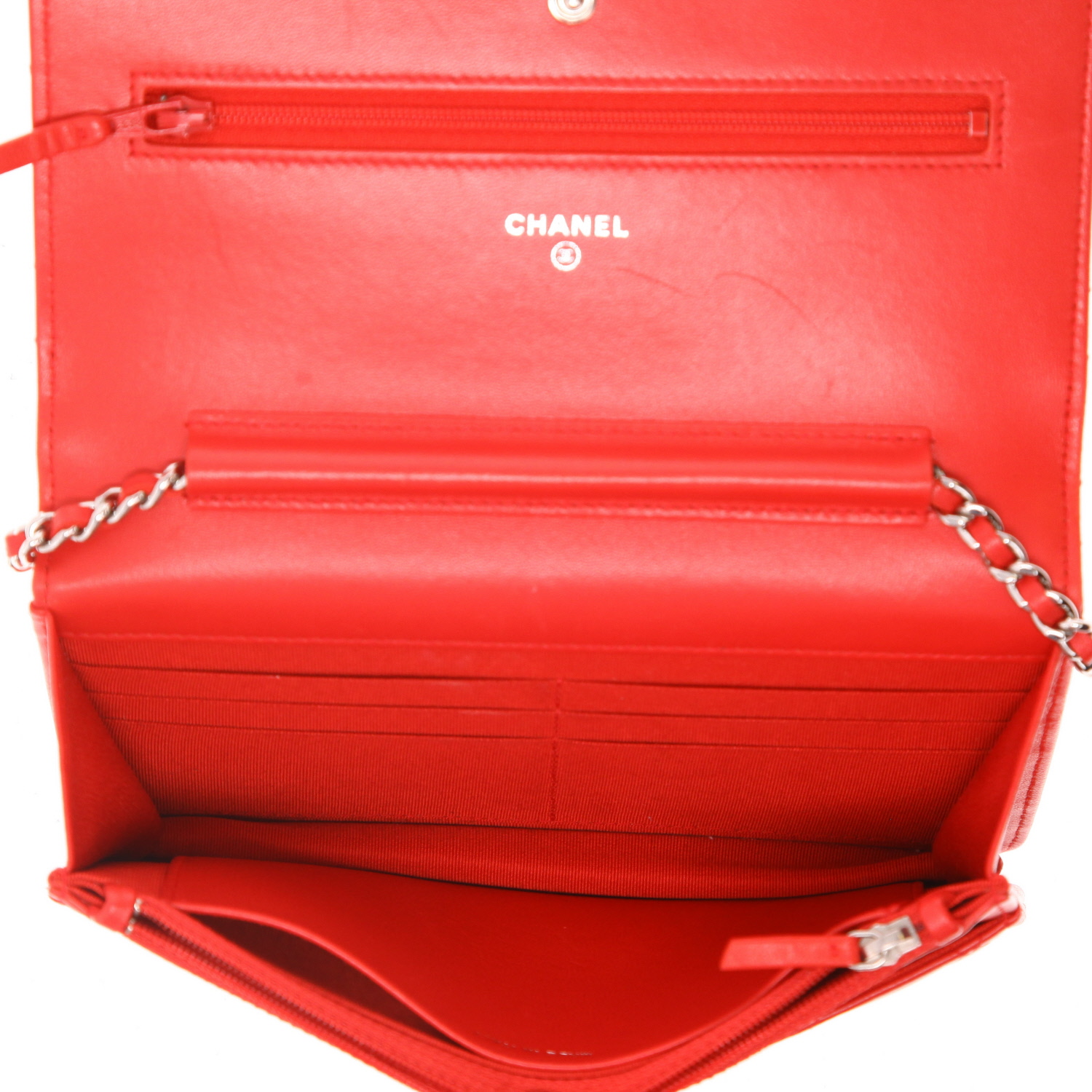 Bolso bandolera Chanel  Wallet on Chain en cuero acolchado rojo - Detail D3