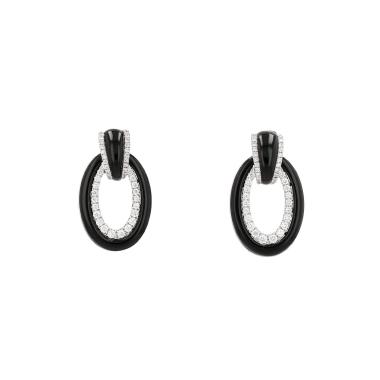 Paire de boucles d'oreilles semi-articulée Vintage  en or blanc, agate noir et diamants Paire de boucles d'oreilles semi-articulée Vintage  en or blanc, agate noir et diamants