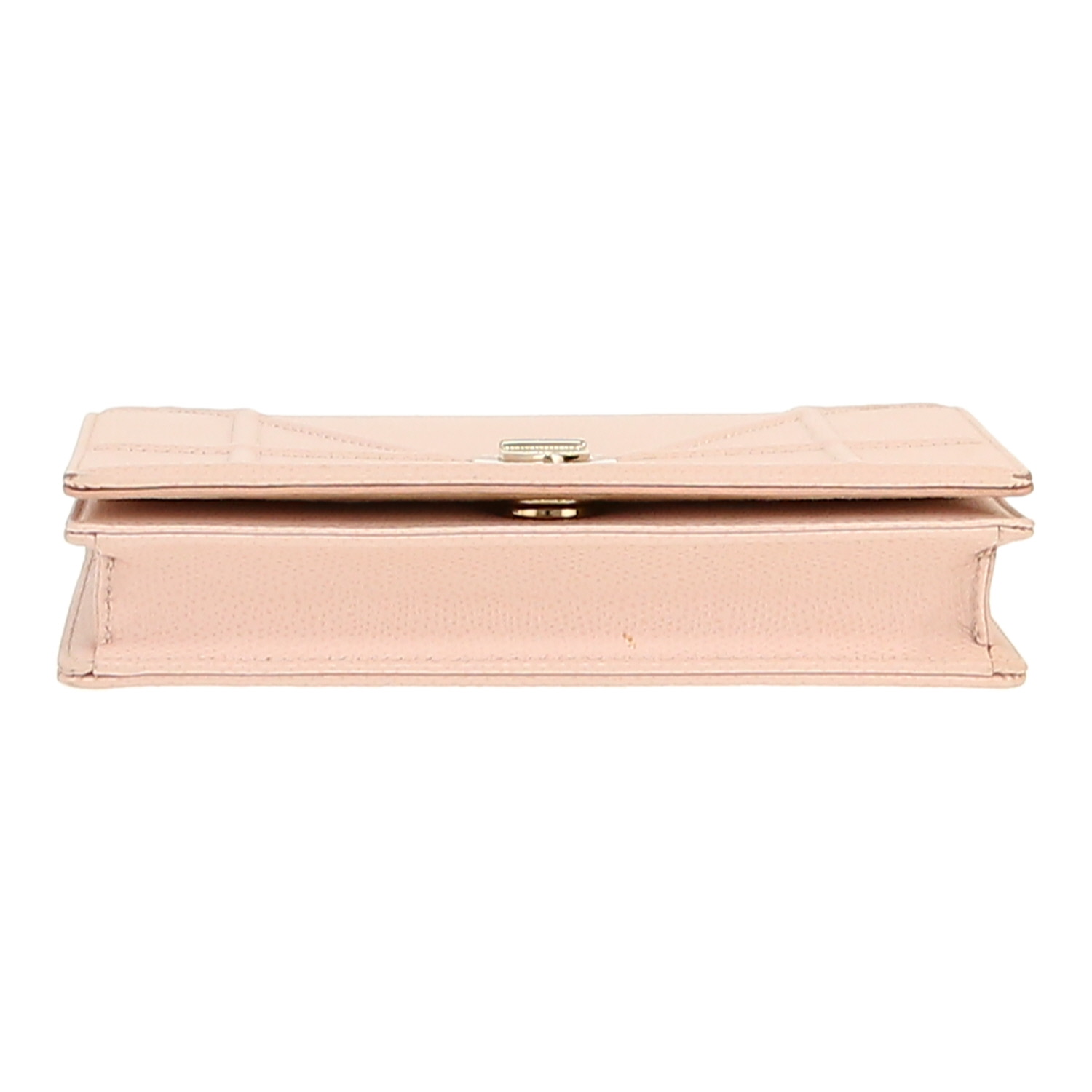 Sac bandoulière Dior  Diorama Wallet on Chain en cuir grainé rose - Detail D1