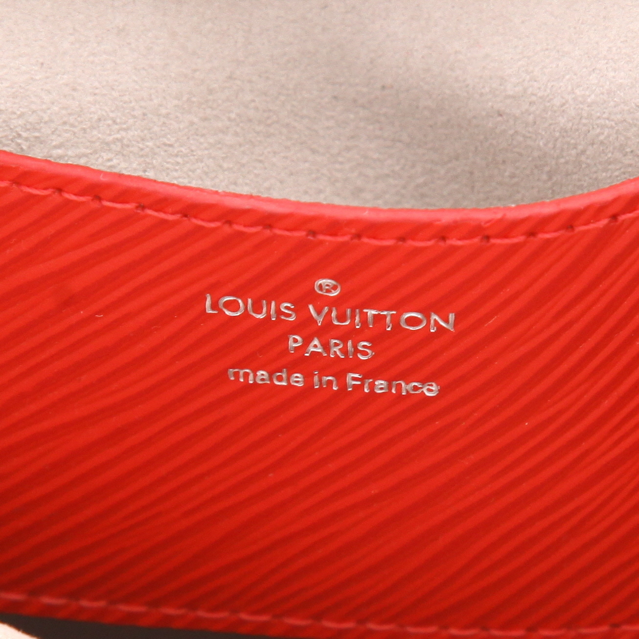 Louis Vuitton  Twist handbag  in white and shading pink leather - Detail D2