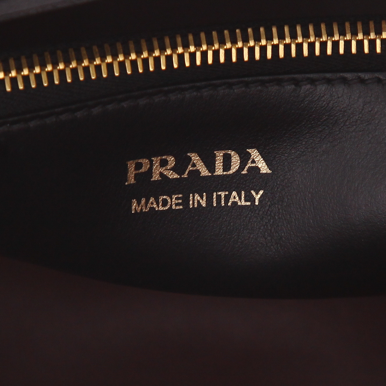 Bolso bandolera Prada  Matinée en cuero saffiano negro - Detail D2