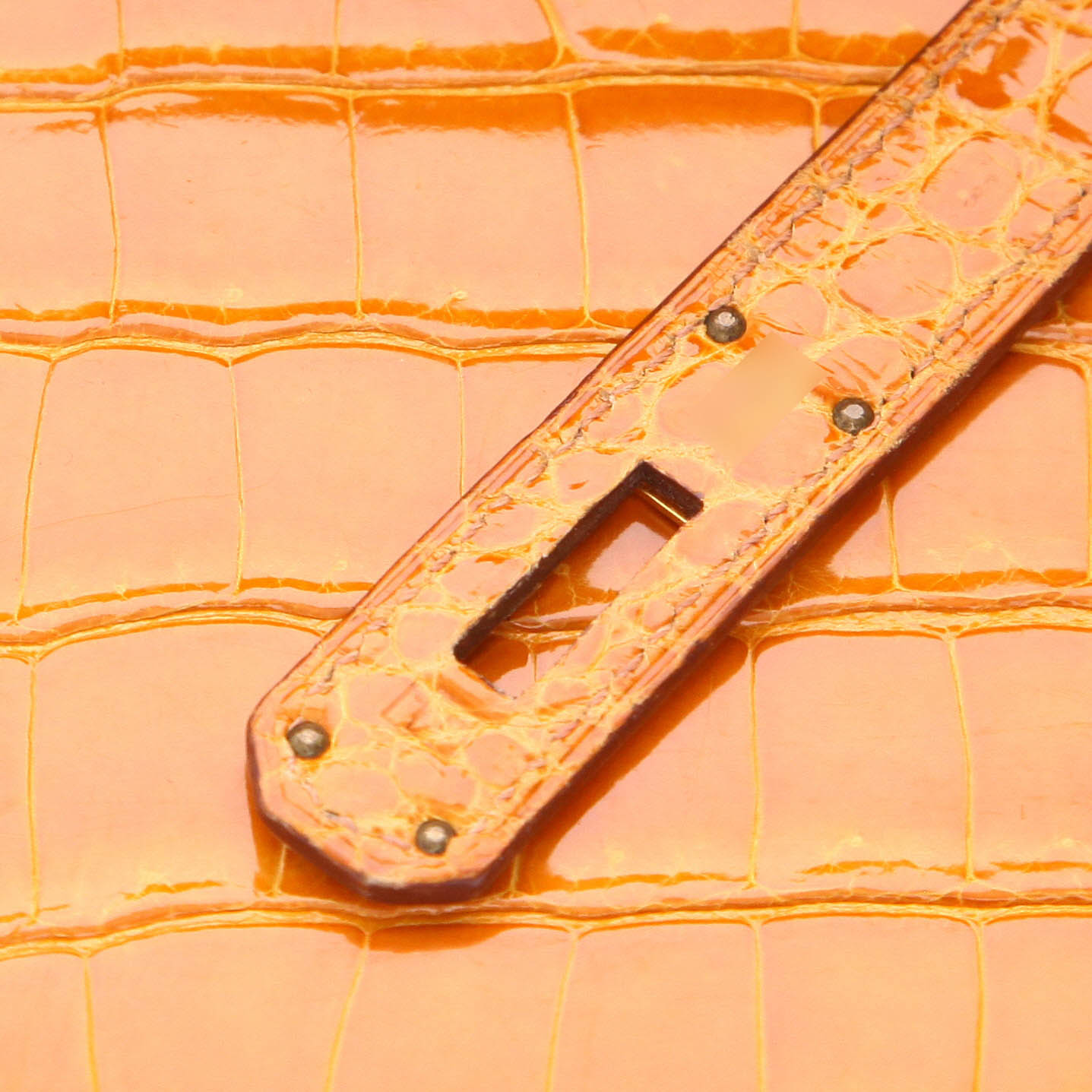 Sac à main Hermès  Kelly 35 cm en crocodile porosus orange - Detail D4
